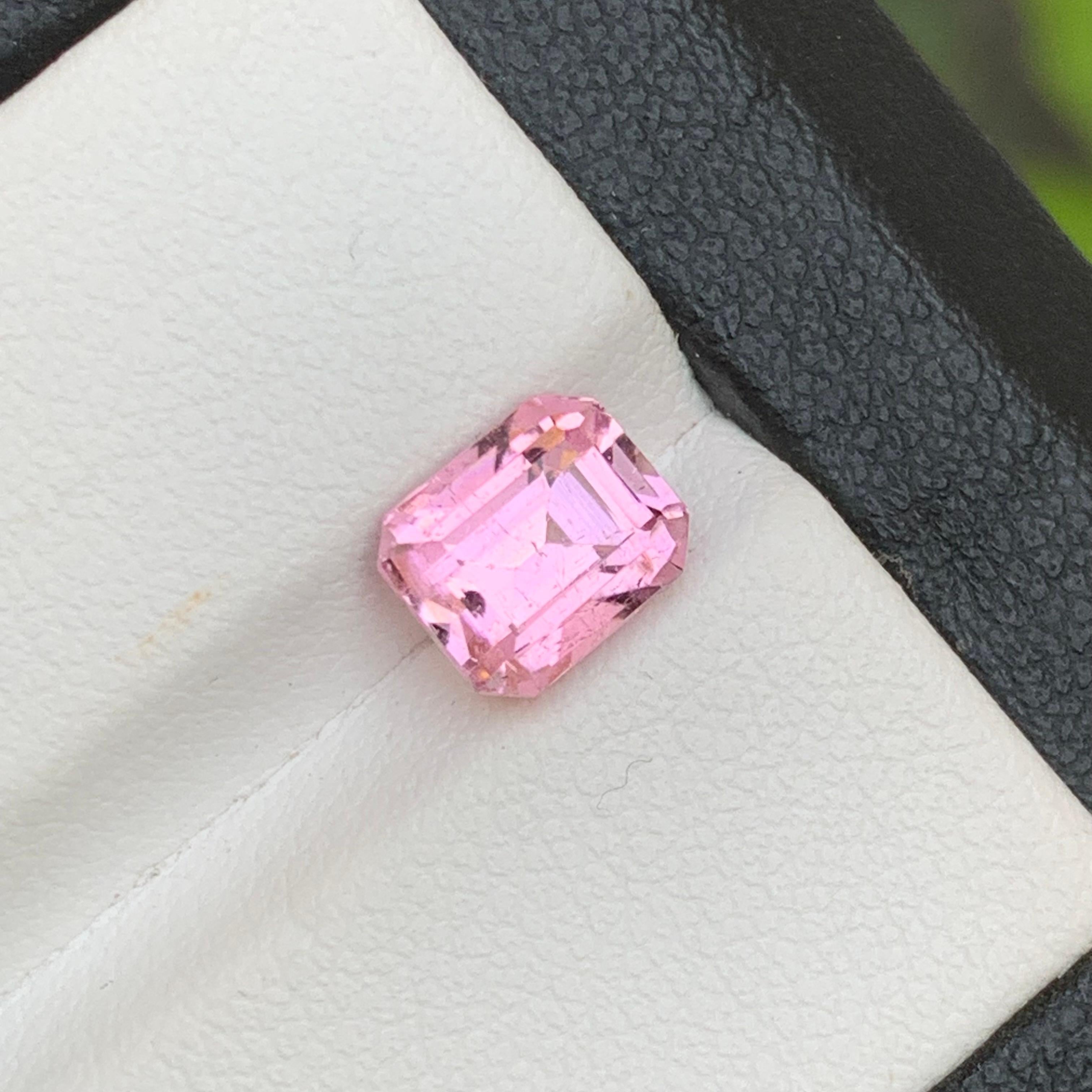 Babyrosa natürlicher Turmalin 2,20 Karat im Kissenschliff für Schmuck im Zustand „Neu“ im Angebot in Peshawar, PK