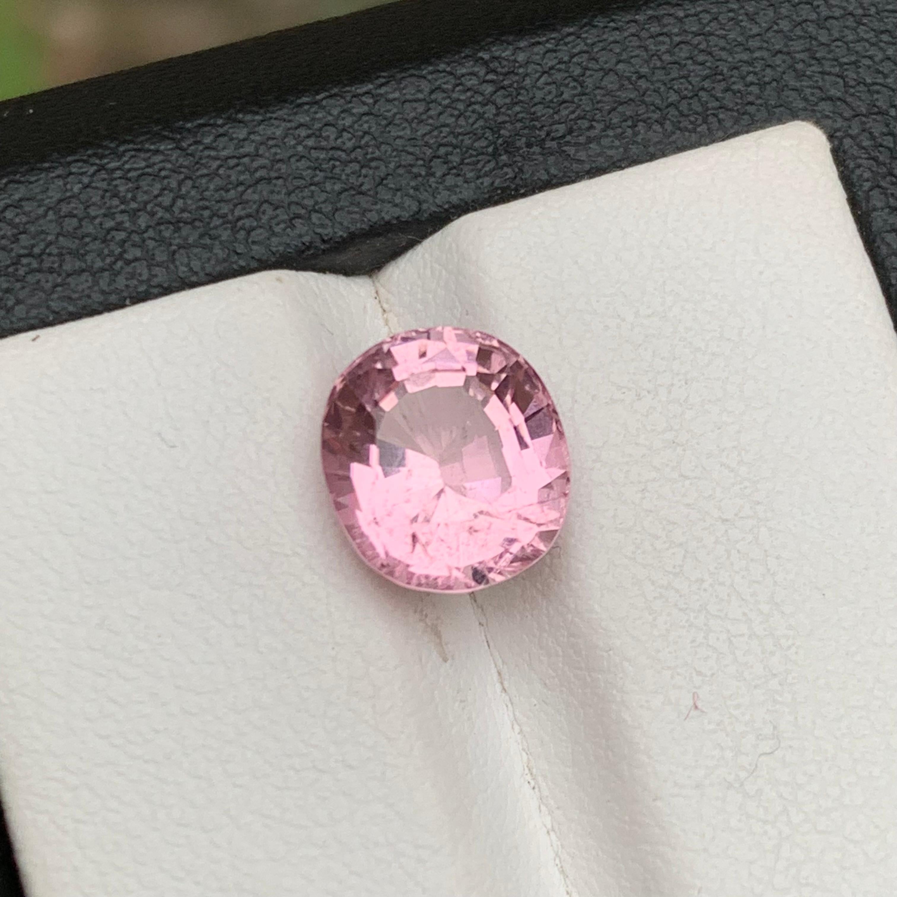 Taille coussin Bague en tourmaline naturelle rose pâle, pendentif pierre précieuse non sertie de 3.75 carats taille coussin en vente