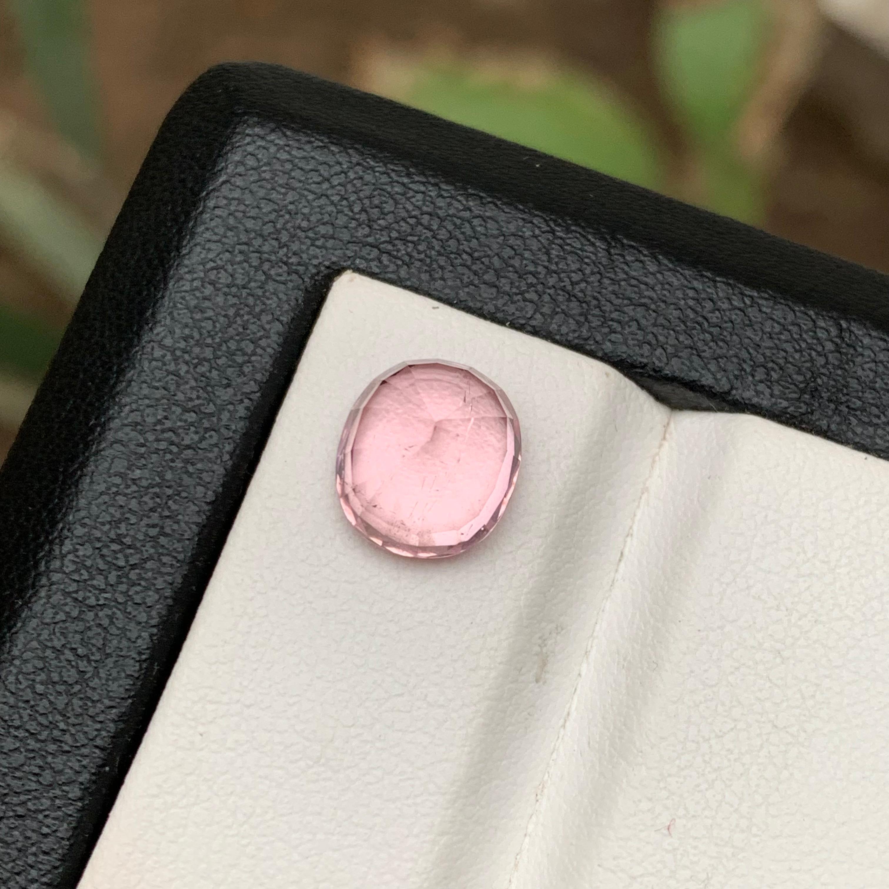 Bague en tourmaline naturelle rose pâle, pendentif pierre précieuse non sertie de 3.75 carats taille coussin en vente 1