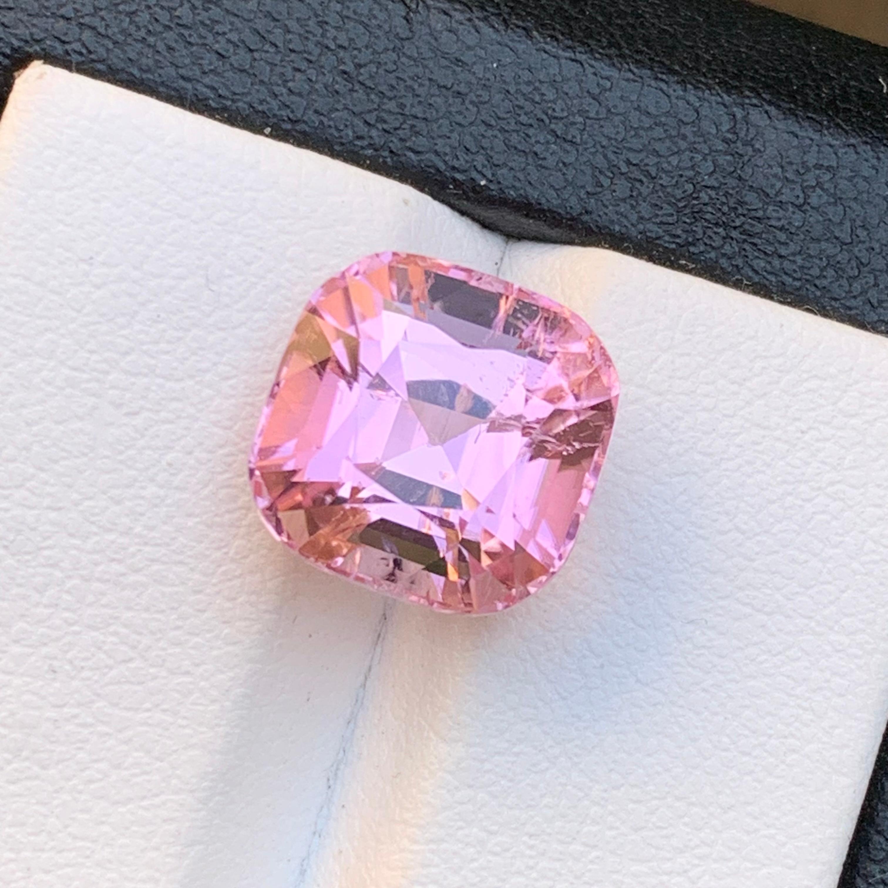 Gema suelta de turmalina natural de color rosa bebé para anillo, collar, colgante, pulsera o cualquier otro adorno de joyería ¡Cushion Cut!

💎 TIPO DE PIEDRA PRECIOSA: Turmalina
⚖️ PESO: 8,35 Quilates
FORMA Y CORTE: Talla cojín
📏 TAMAÑO (MM):