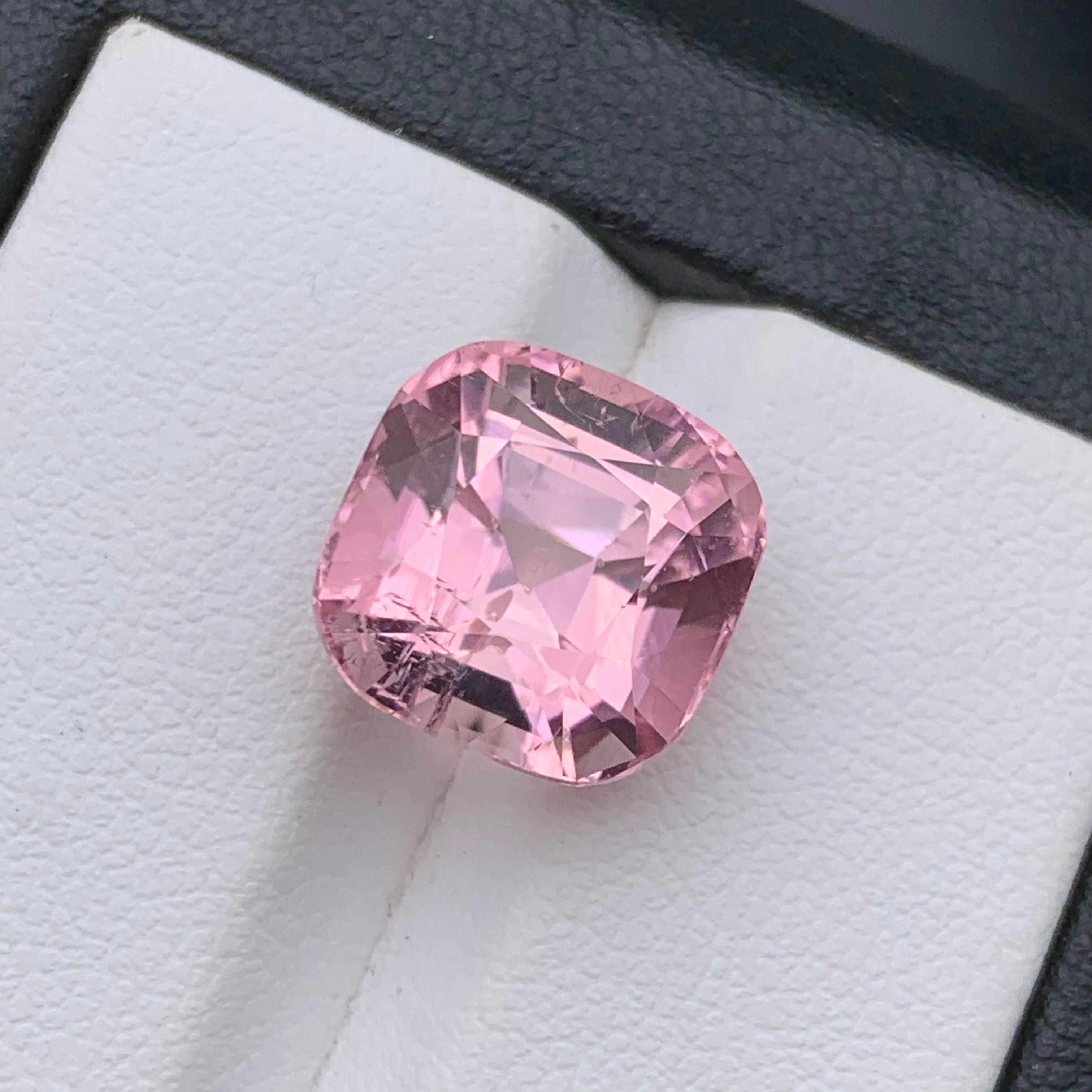 Femenino o masculino Anillo de Turmalina Natural Rosa Bebé, Colgante Gema Suelta 8,35 Quilates Corte Cojín en venta