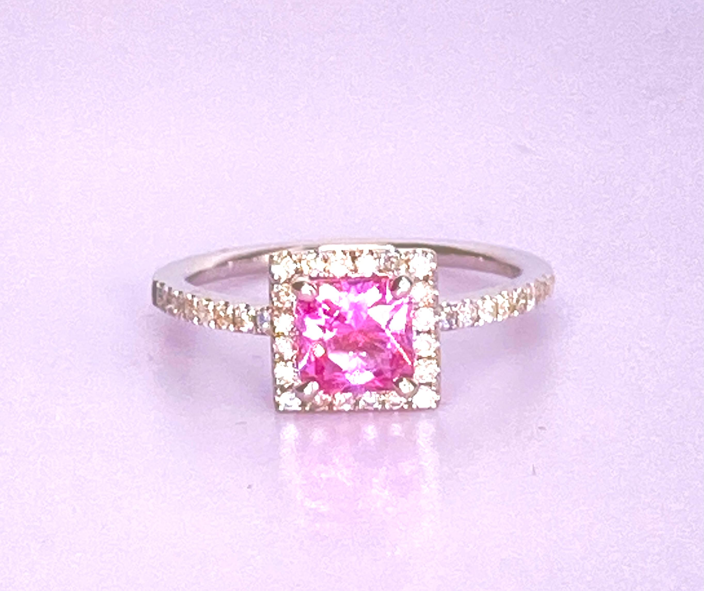 Baby Pink Sapphire Ring In New Condition For Sale In Los Angeles, CA