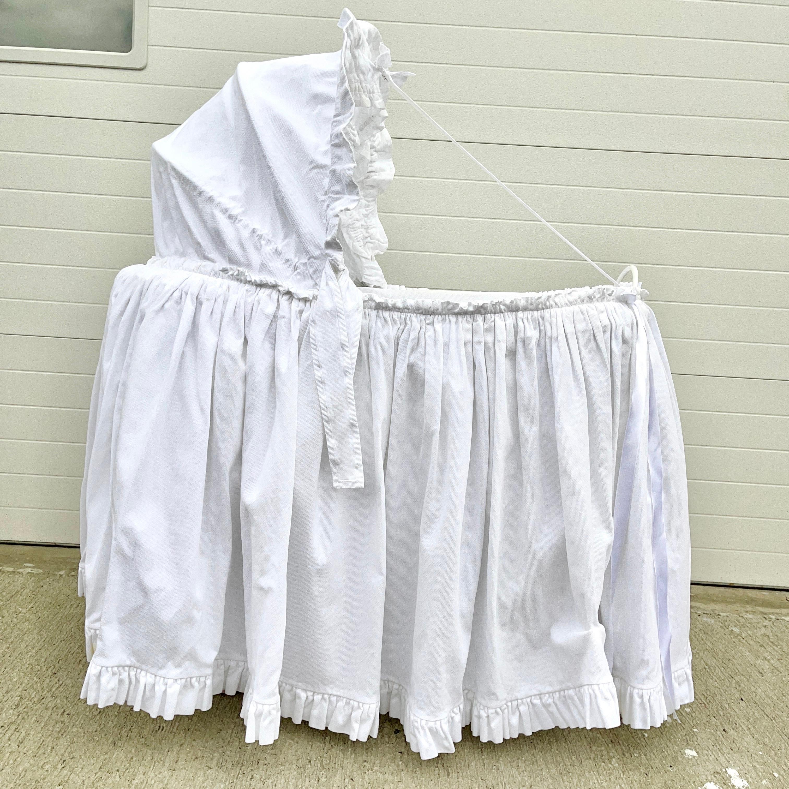 Baby Pratesi Bassinet In Good Condition For Sale In Hanover, MA