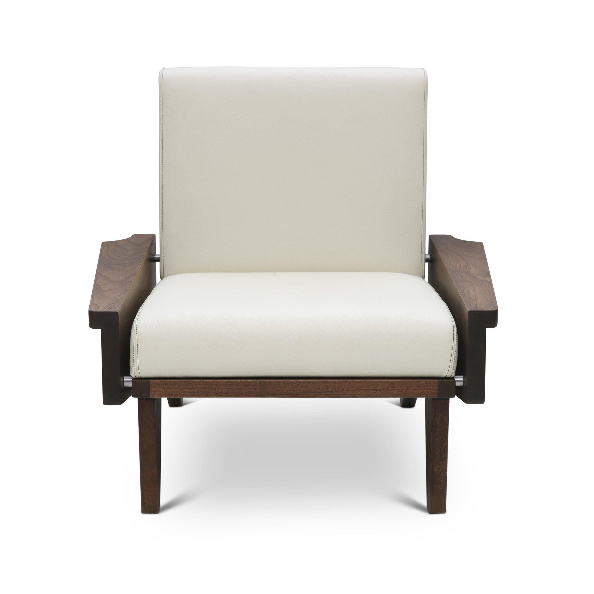 Babylon Midcentury Inspired Walnut Lounge Chair im Zustand „Neu“ im Angebot in Deer Park, NY
