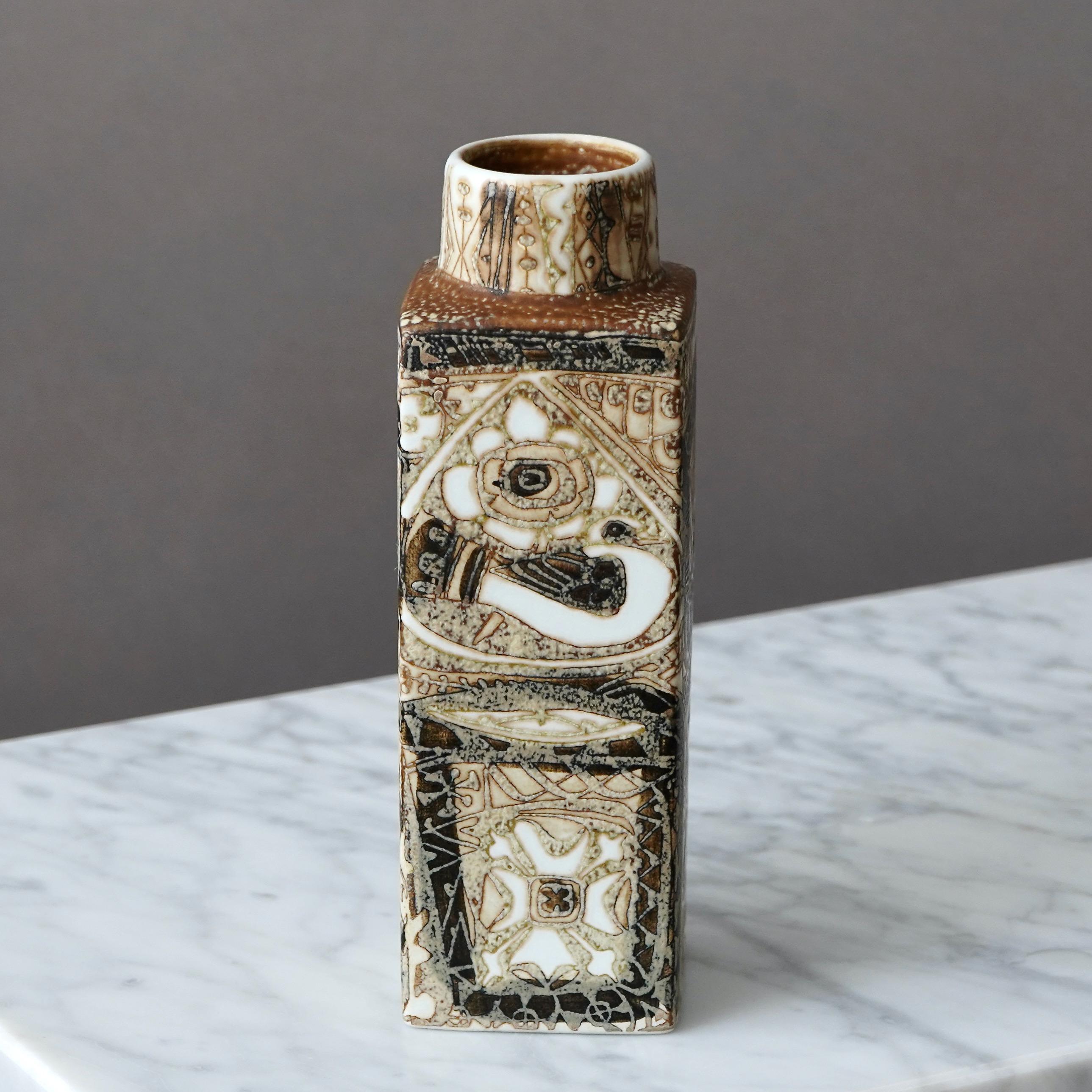 Scandinavo moderno Vaso in maiolica Baca di Nils Thorsson per Royal Copenhagen, Danimarca, anni '70 in vendita
