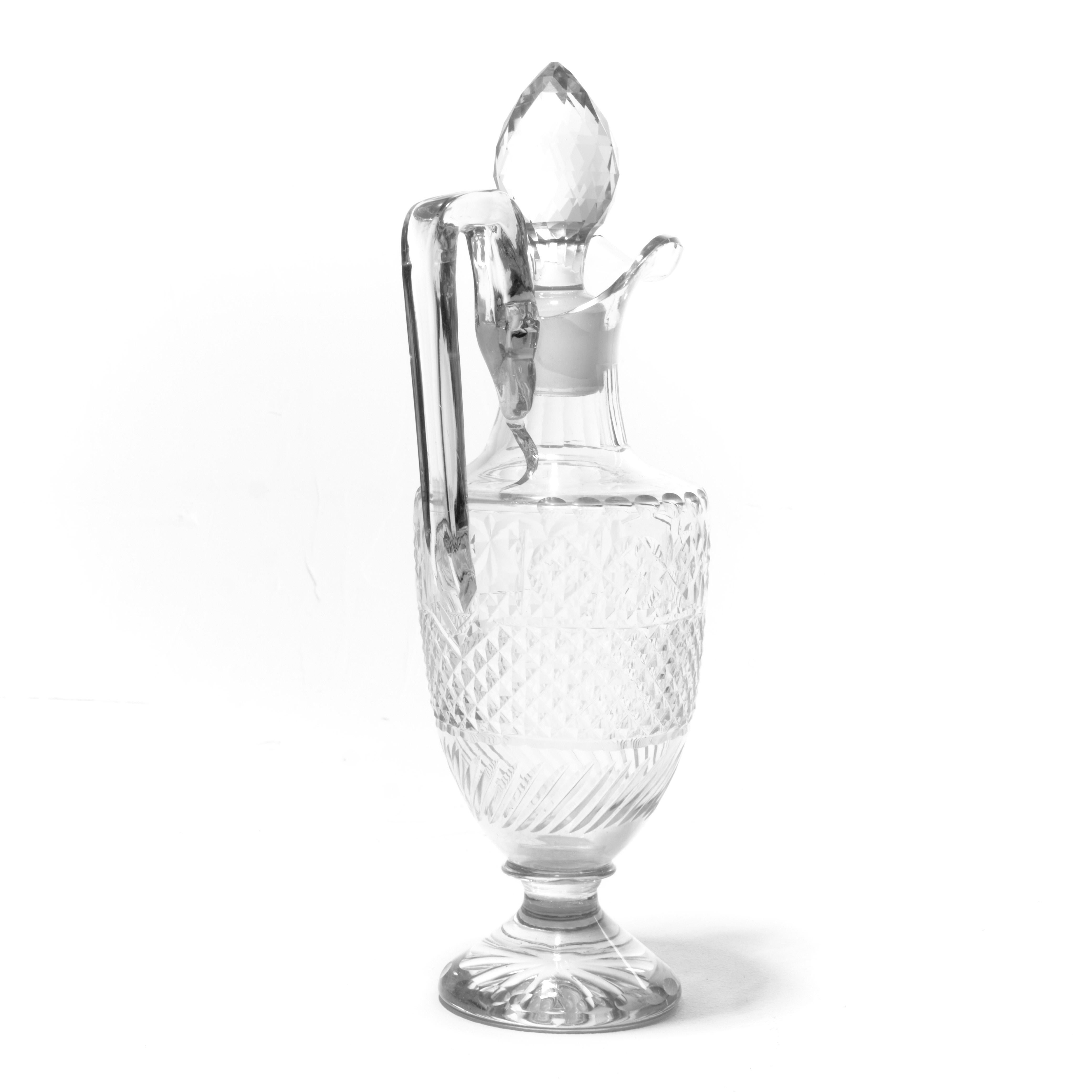 Français Carafe Baccarat 16 pouces avec décoration en point de diamant