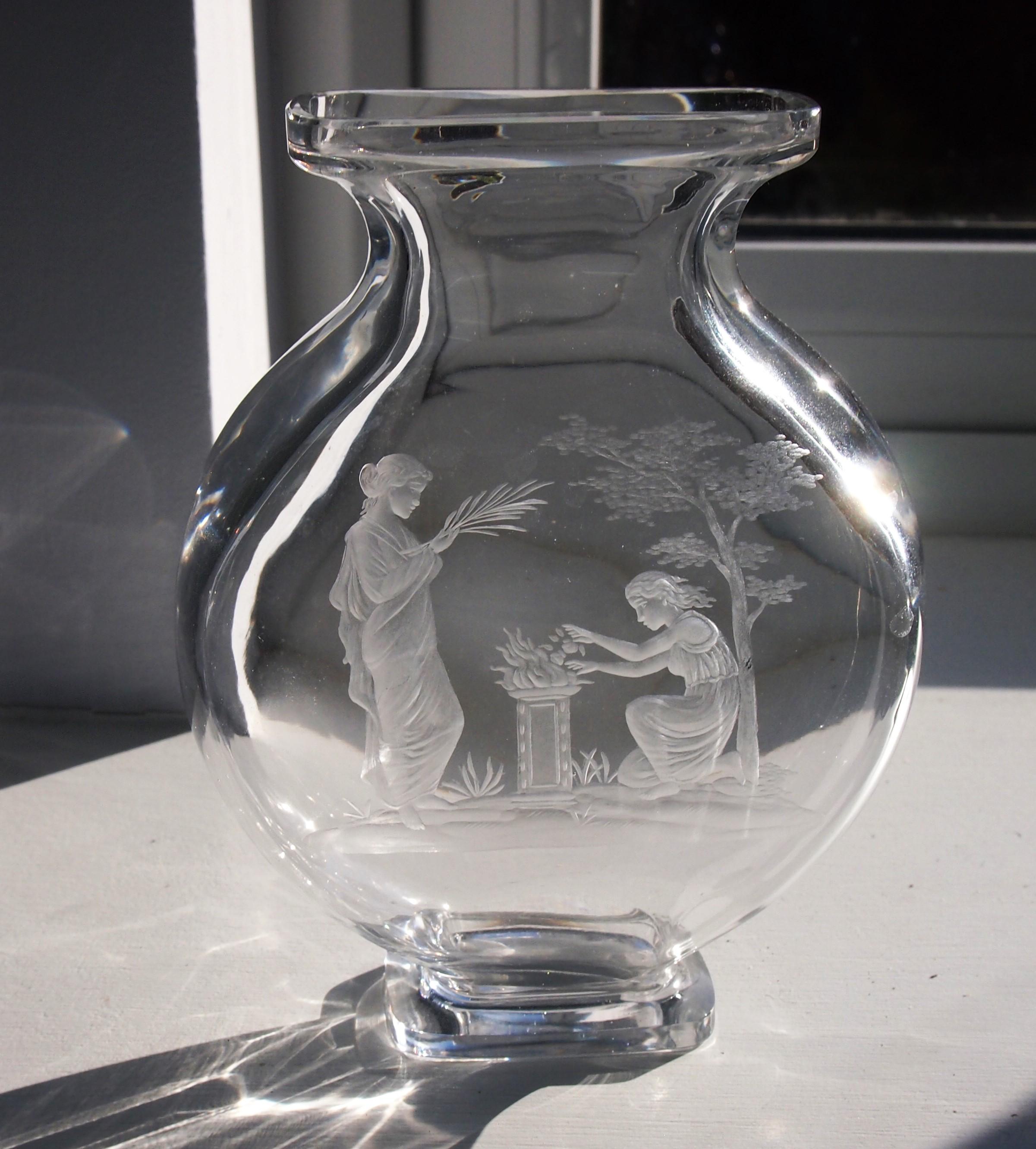 Late 19th Century Baccarat Aesthetic movement intaglio cut glass vase c 1880 For Sale