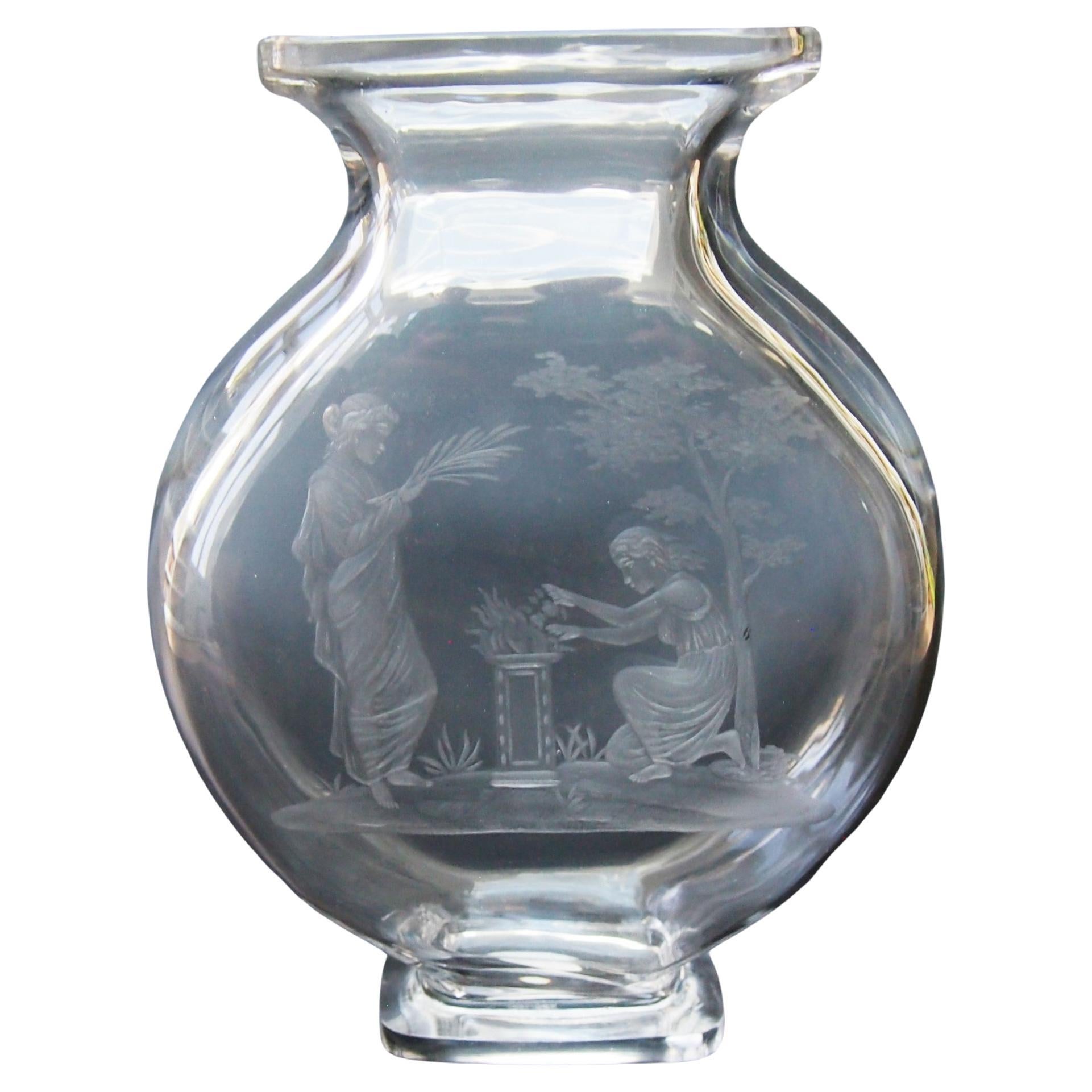 Vase en verre taillé en taille-douce du mouvement esthétique Baccarat, vers 1880