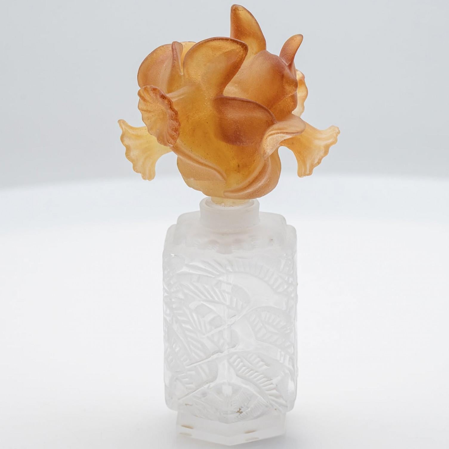 Altro Baccarat Bottiglia di fiori in vetro artistico, Francia in vendita