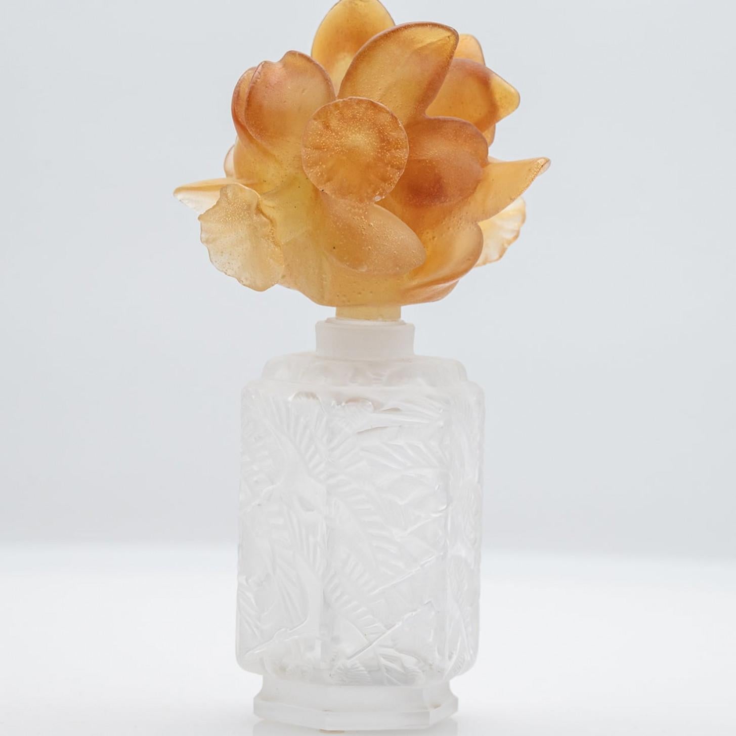 Fine XX secolo Baccarat Bottiglia di fiori in vetro artistico, Francia in vendita