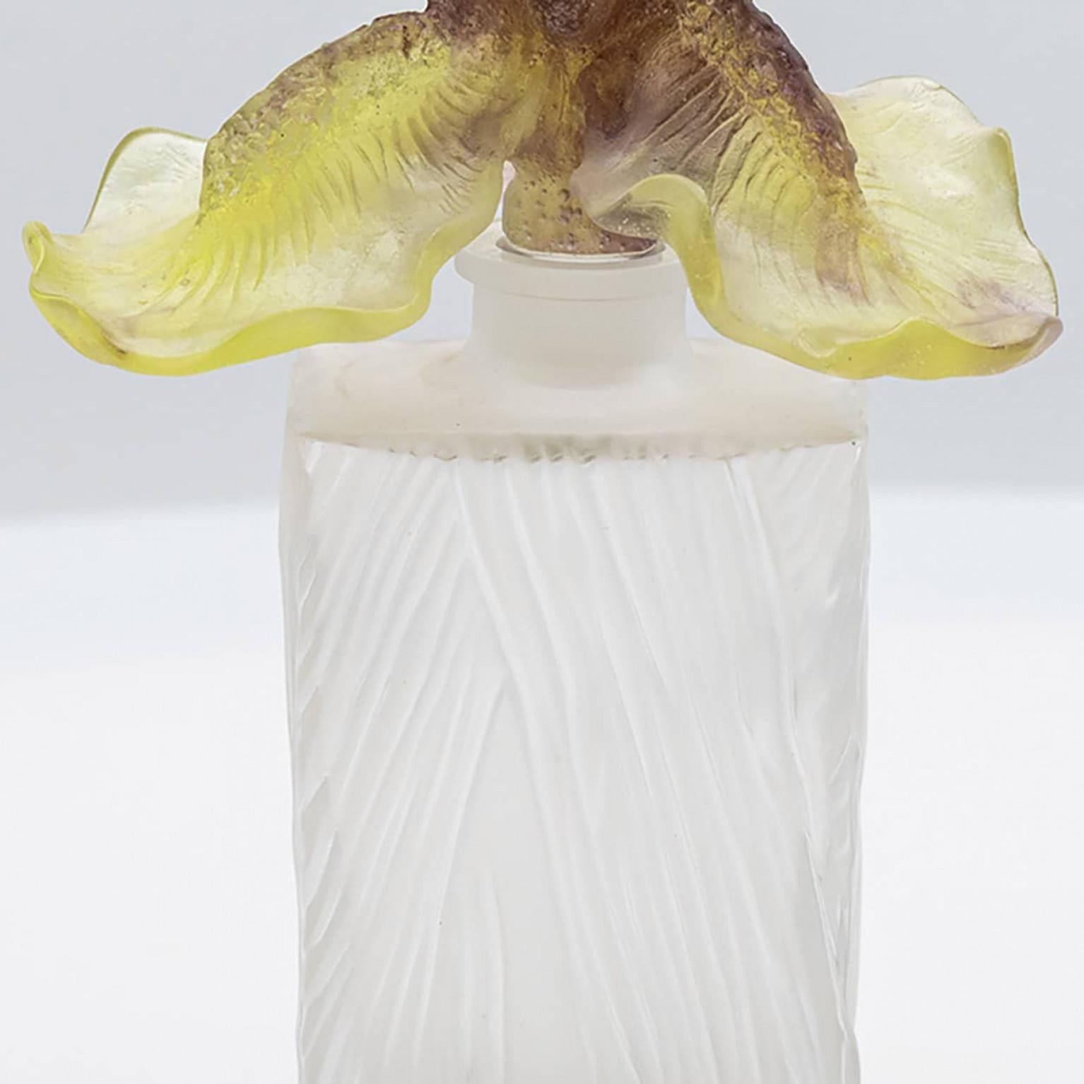 Baccarat Kunstglas Blumenflasche Iris, Frankreich (Ende des 20. Jahrhunderts) im Angebot