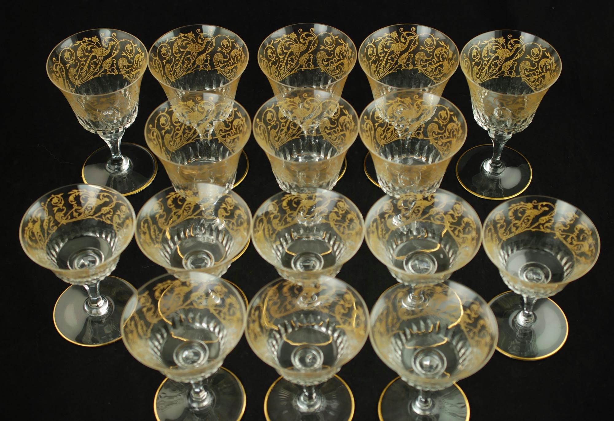 Baccarat Bergame Parme Gilt Etched Crystal Glasses with Paneled Stems Set of 16 For Sale 8