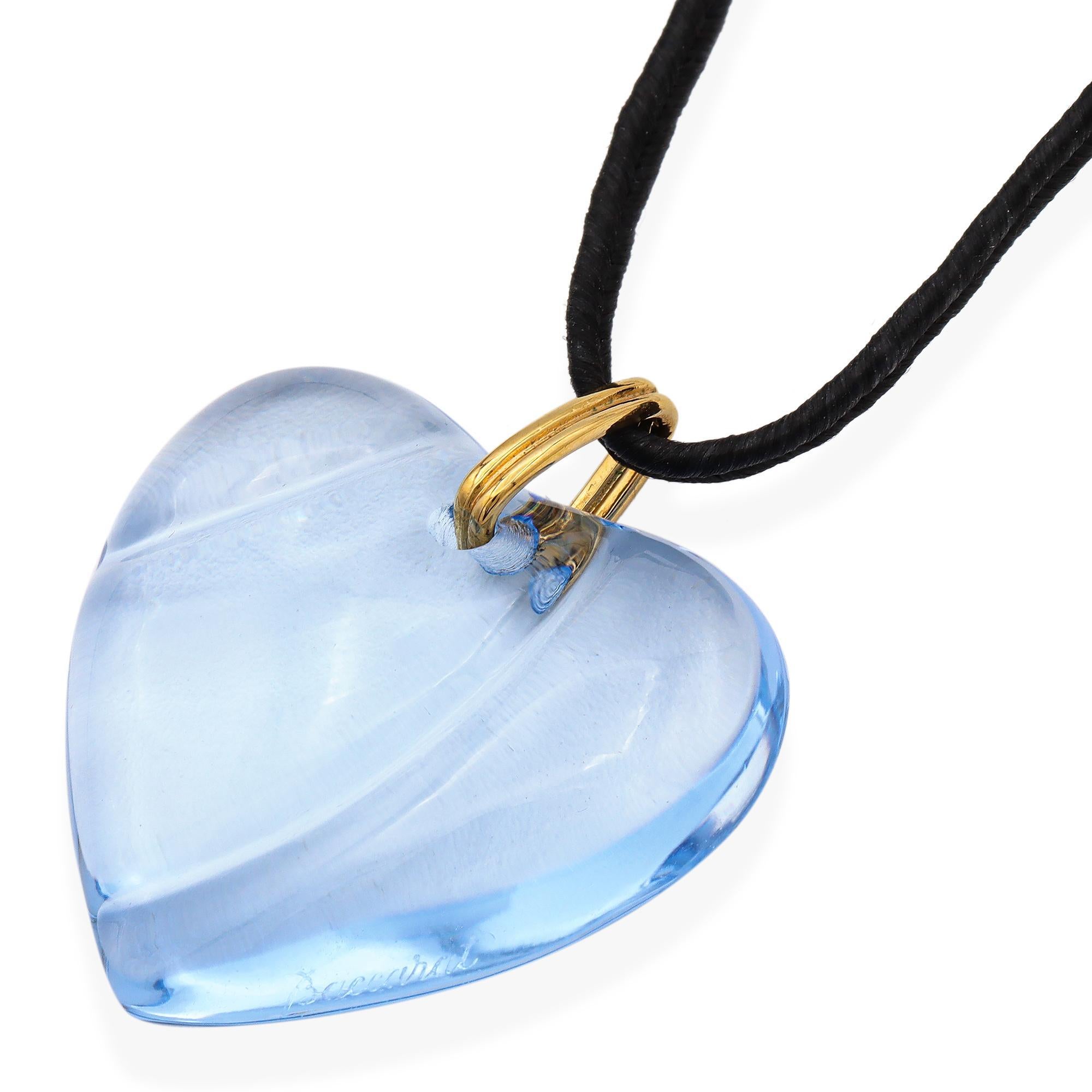 Baccarat Blue Crystal Heart Pendant Necklace In Good Condition For Sale In New York, NY