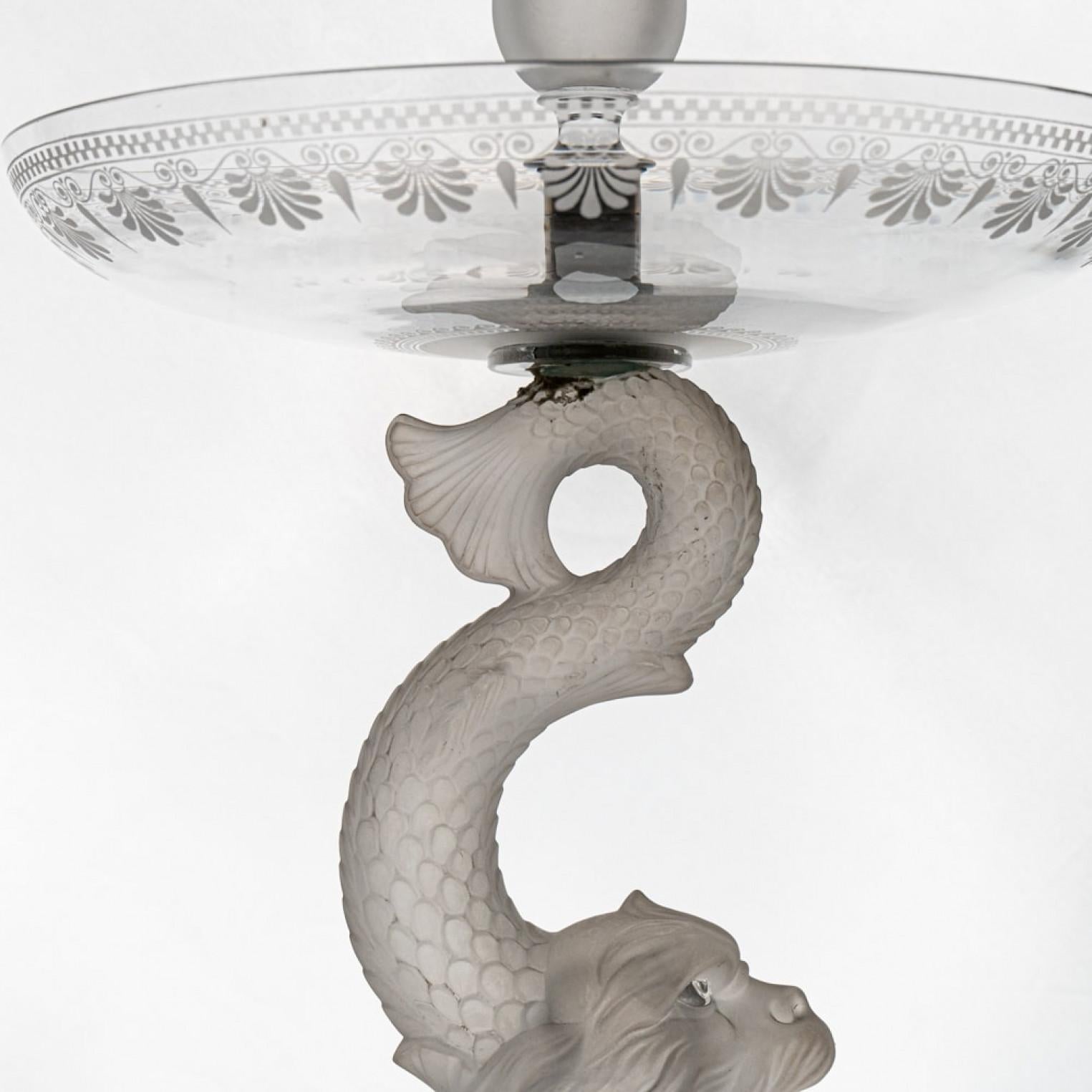 Cuenco y jarrón de Baccarat con decoración grabada, hacia 1920 en venta 2