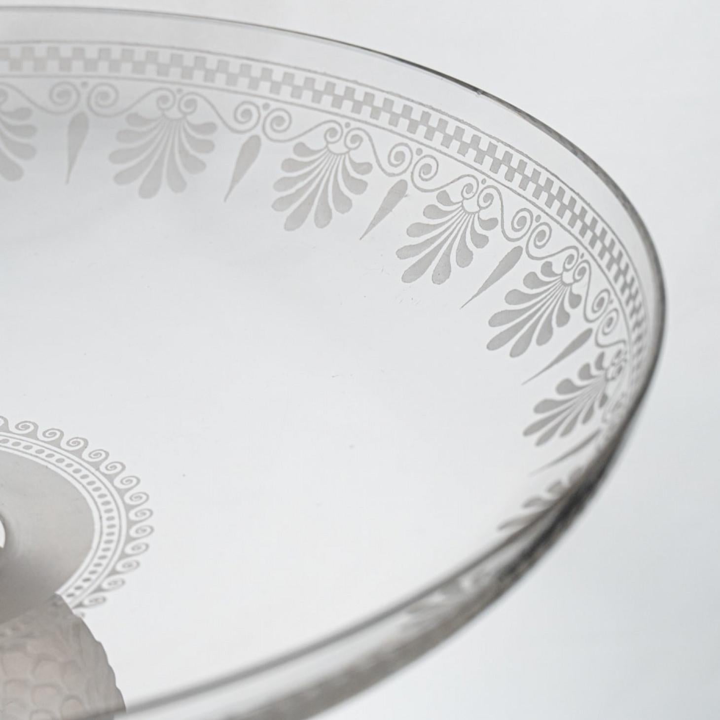 Cuenco y jarrón de Baccarat con decoración grabada, hacia 1920 Otro en venta