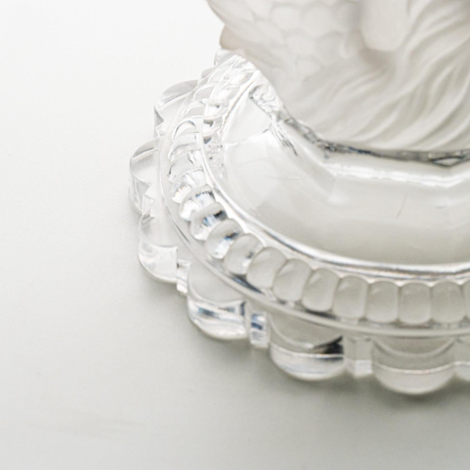 Cuenco y jarrón de Baccarat con decoración grabada, hacia 1920 en venta 1
