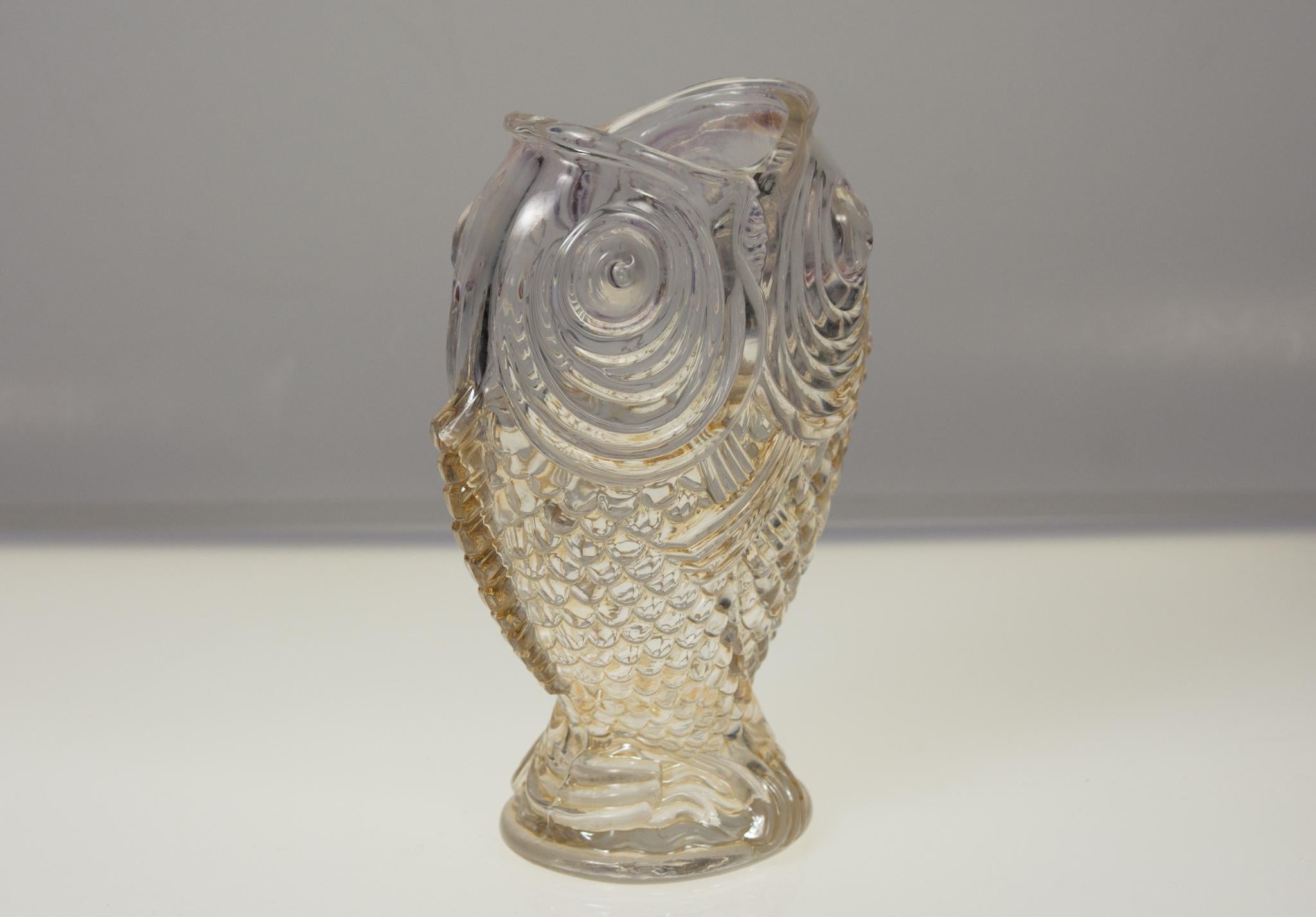 Esposto per la prima volta da Les Cristalleries Baccarat all'Exposition Universelle di Parigi del 1878, il vaso chiamato 