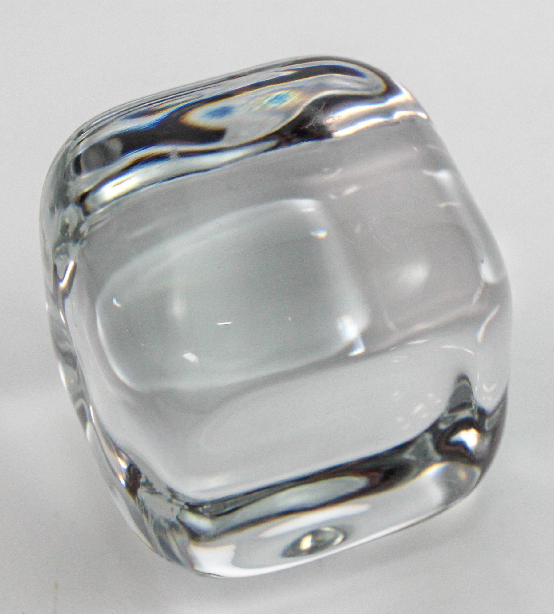 BACCARAT Clear Crystal Cube Paperweight.
Vintage Baccarat Crystal Glass Sculptural Paperweight or Desk Accessory.
From the French luxury crystal Maison Baccarat, a beautiful clear transparent cube paperweight or decorative object.
Acid stamped