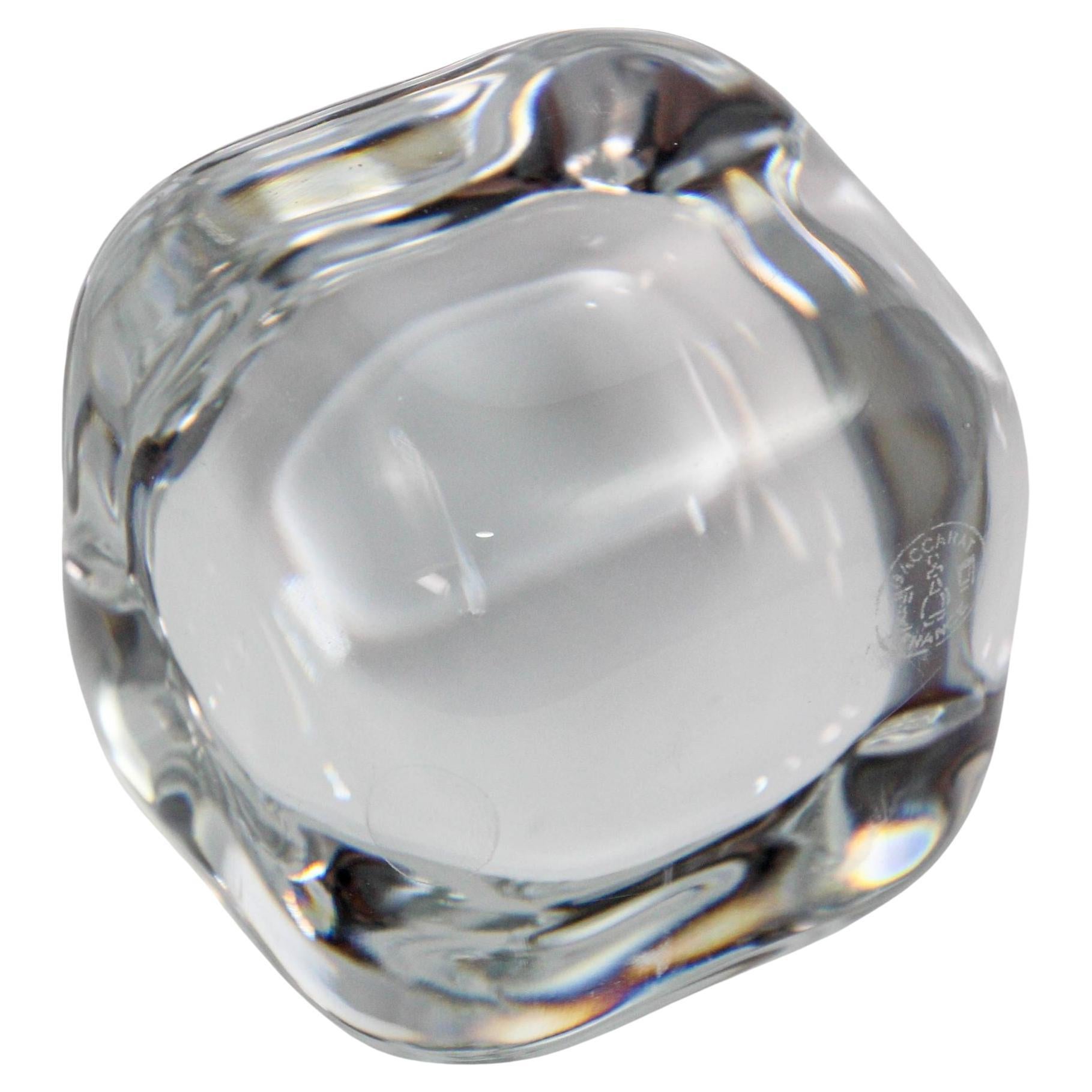 How can I identify Baccarat paperweights?