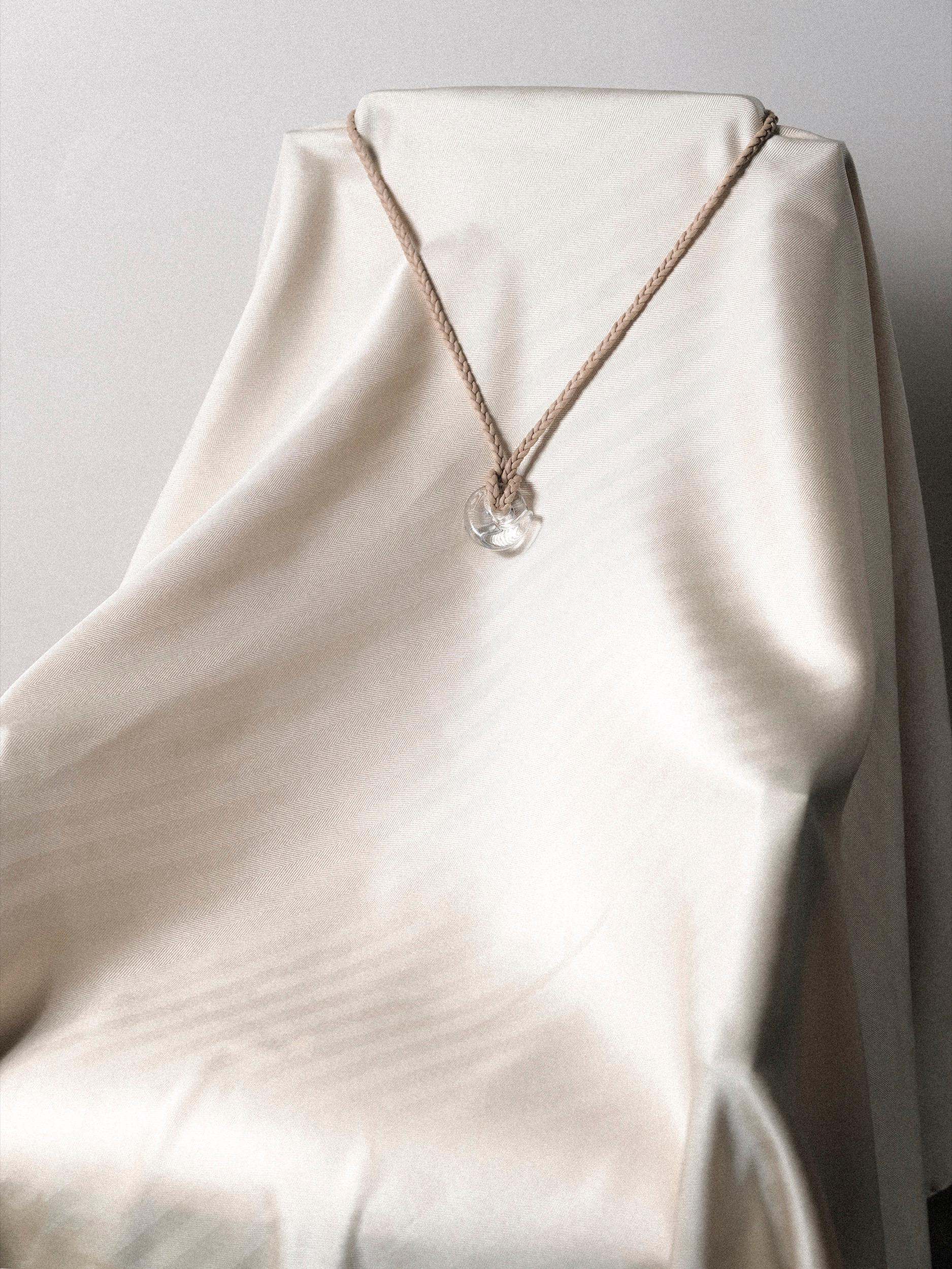 Baccarat Coquillage Necklace by Catherine Noll 1995 Crystal on Cotton Braid For Sale 7