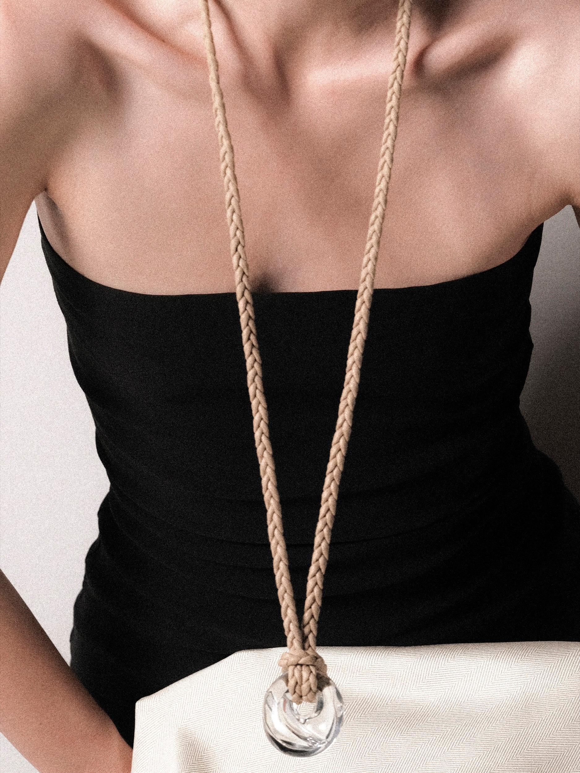 Baccarat Coquillage Necklace by Catherine Noll 1995 Crystal on Cotton Braid For Sale 8