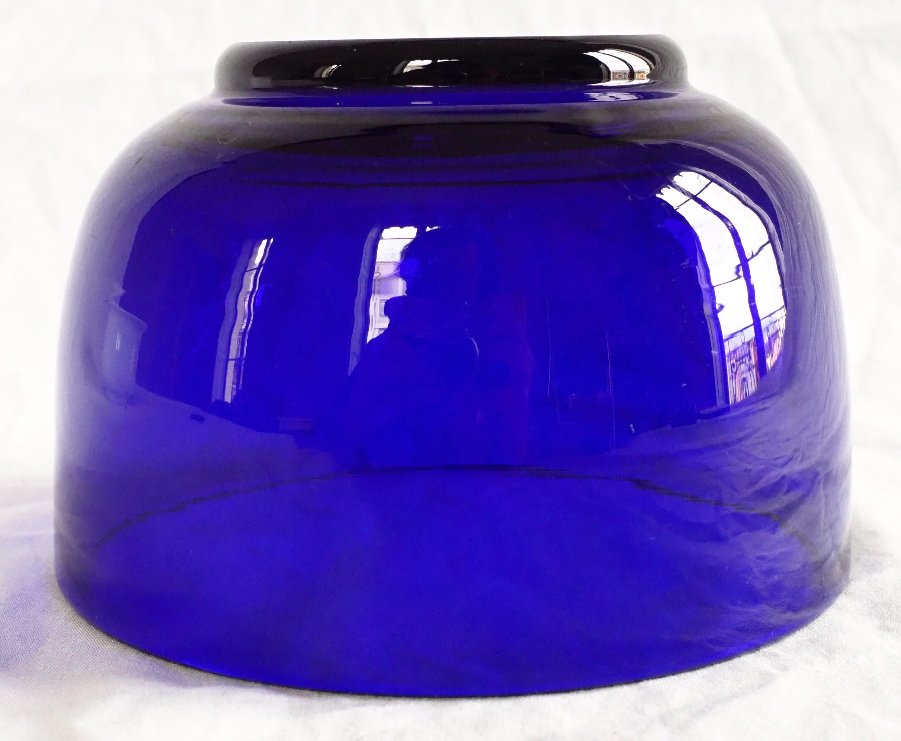 Baccarat crystal bowl / ramekin, cobalt blue crystal - 19th century In Good Condition In GRENOBLE, FR