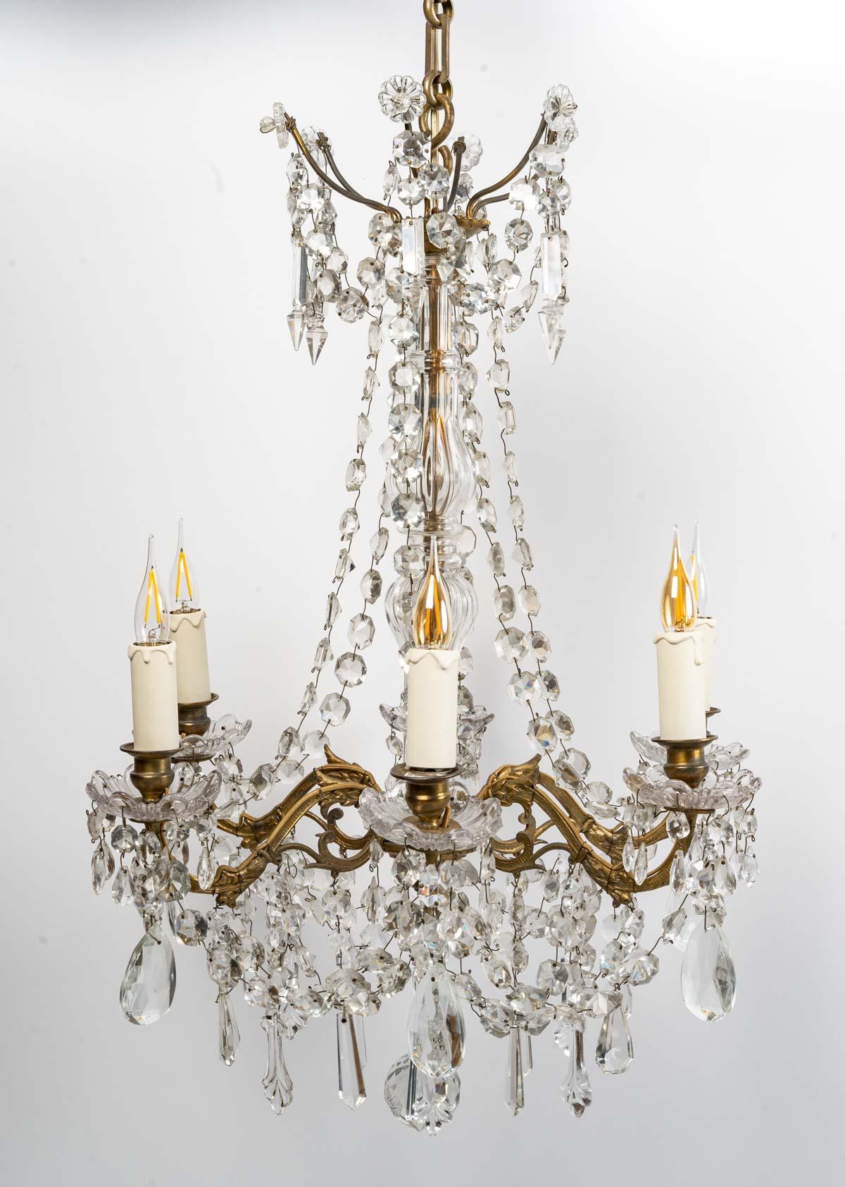 Baccarat crystal chandelier, 19th century
A Baccarat crystal chandelier with six lights, 19th century, Napoleon III period.
H: 70 cm, d: 50 cm