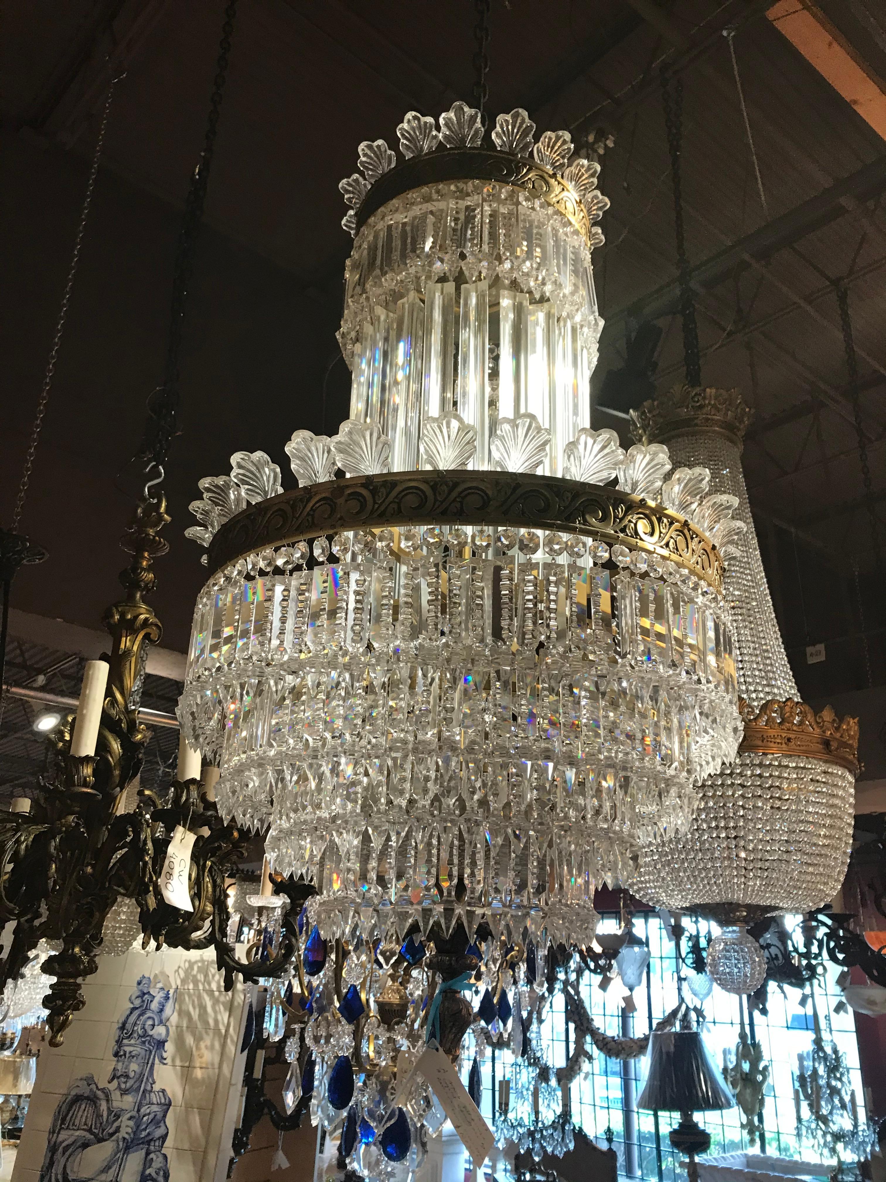 A fine crystal chandelier by Baccarat, France, circa 1920. 6-light
CW1652
  