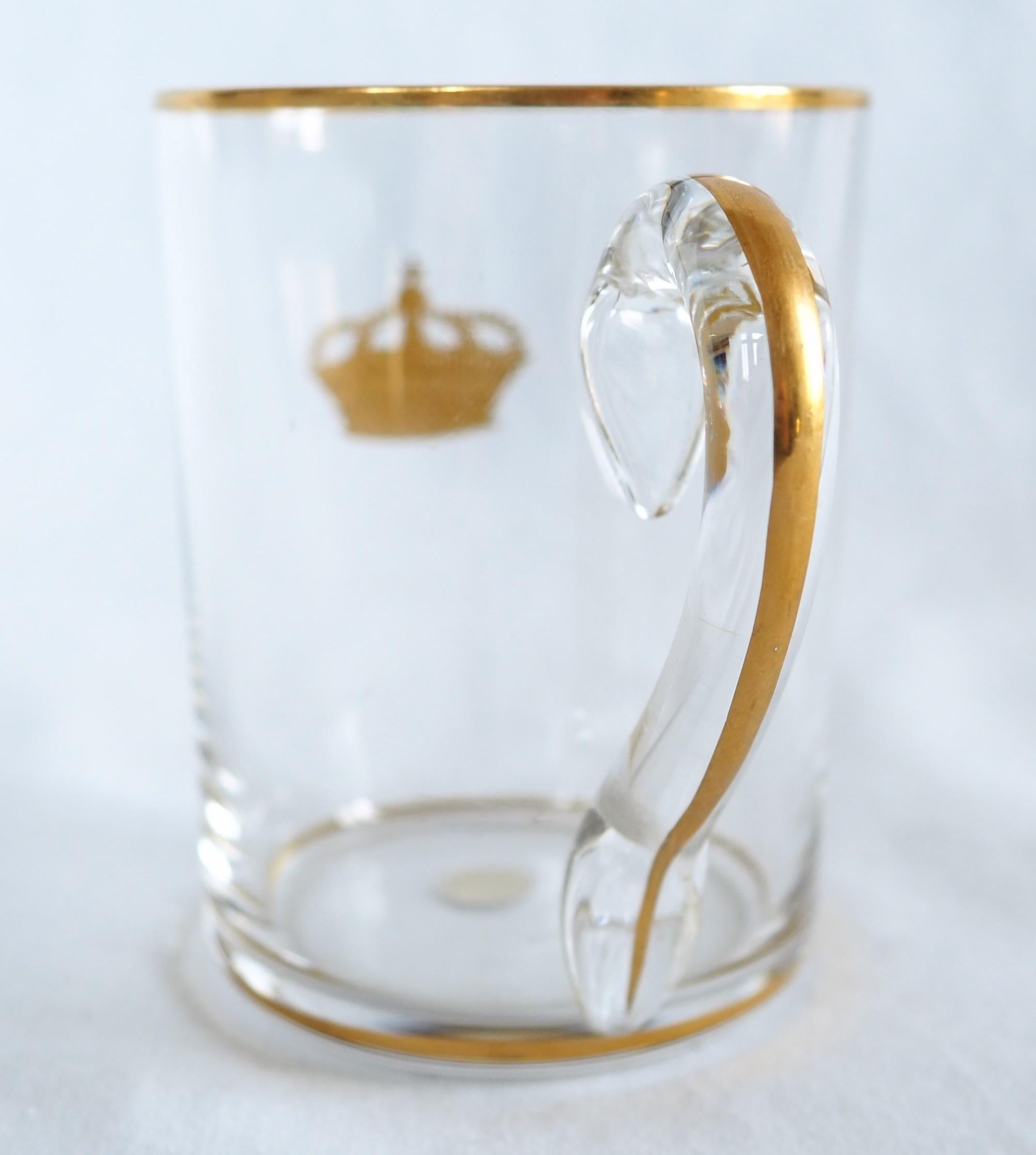 Inizio XX secolo Coppa di cristallo Baccarat, corona reale incisa e dorata, adesivo di carta originale in vendita