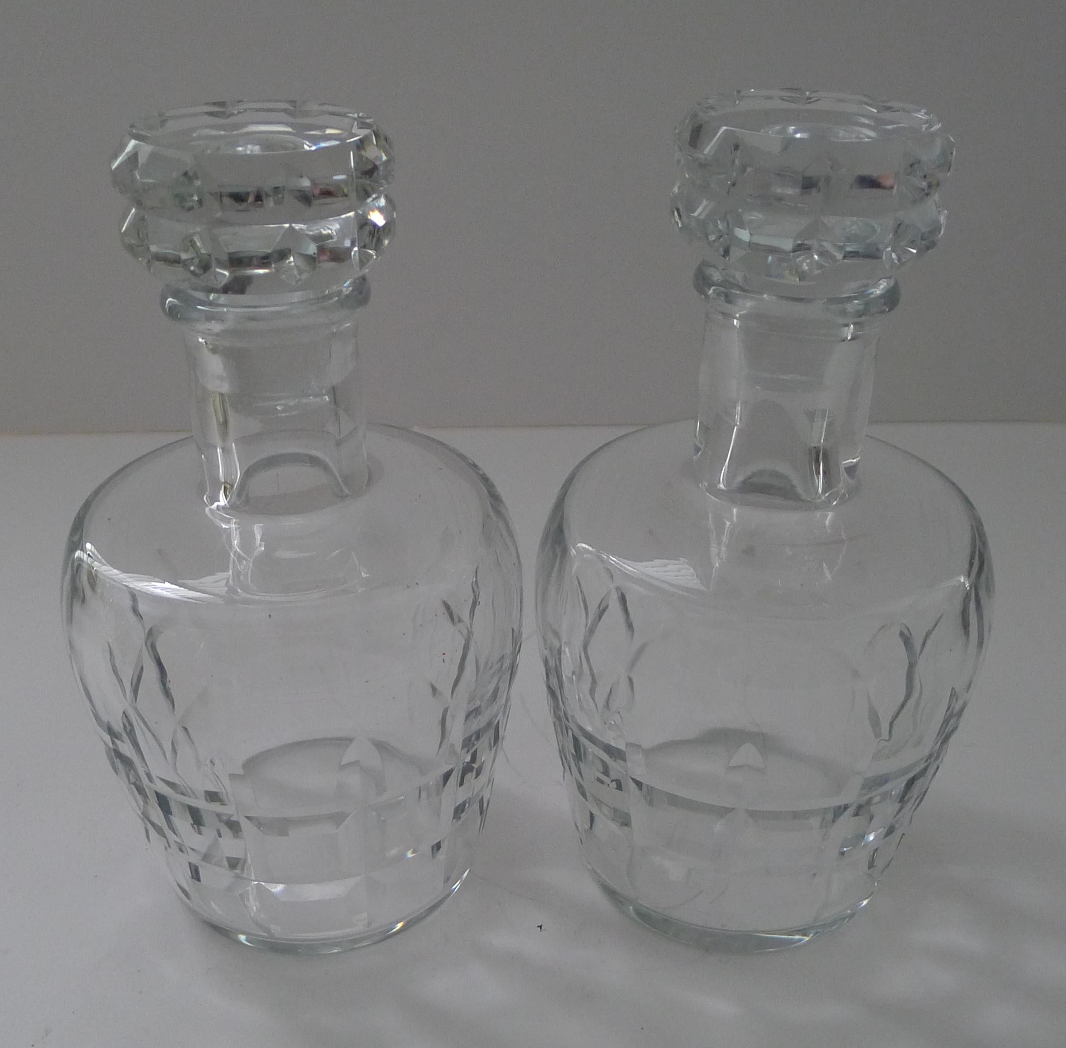 Decantador de cristal de Baccarat, Hermès, París, hacia 1955, diseñado por Jacques en venta 4