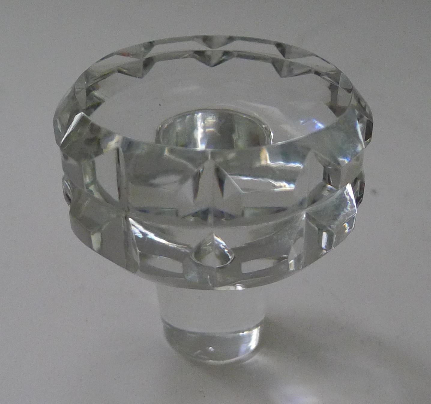 Decantador de cristal de Baccarat, Hermès, París, hacia 1955, diseñado por Jacques mediados del siglo XX en venta