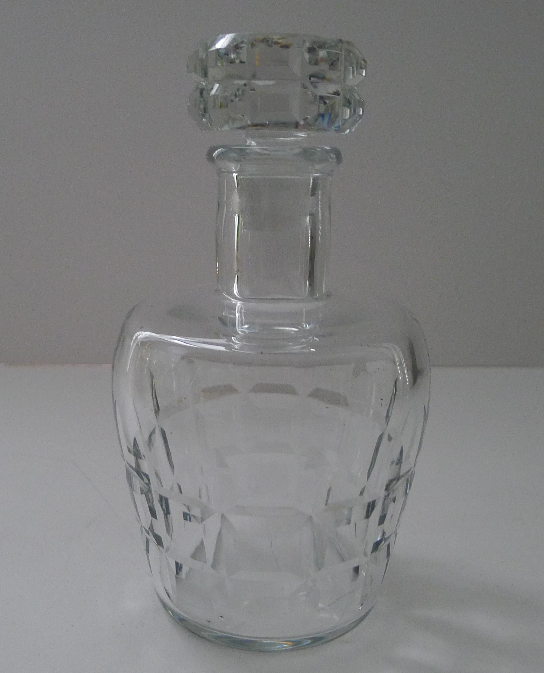 Decantador de cristal de Baccarat, Hermès, París, hacia 1955, diseñado por Jacques en venta 1