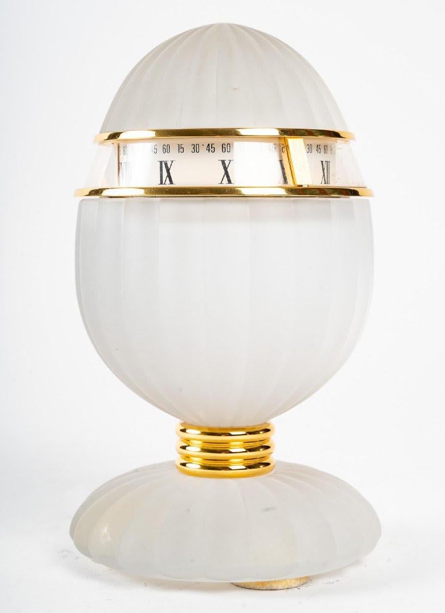 Moderne Horloge de bureau en cristal de Baccarat, 20e siècle. en vente