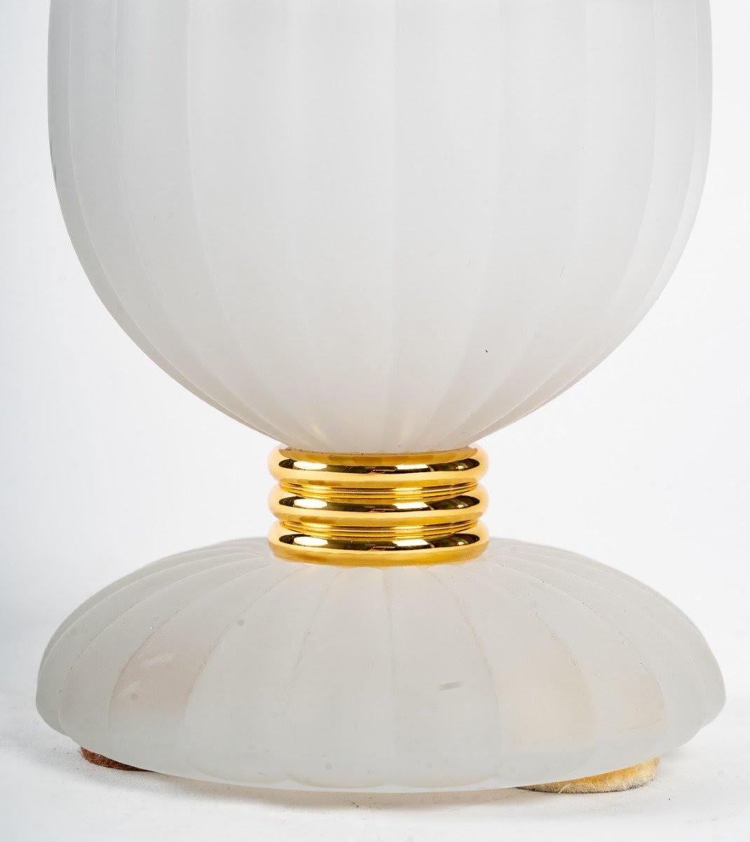 Reloj de sobremesa de cristal de Baccarat, Siglo XX. en Bueno estado para la venta en Saint-Ouen, FR