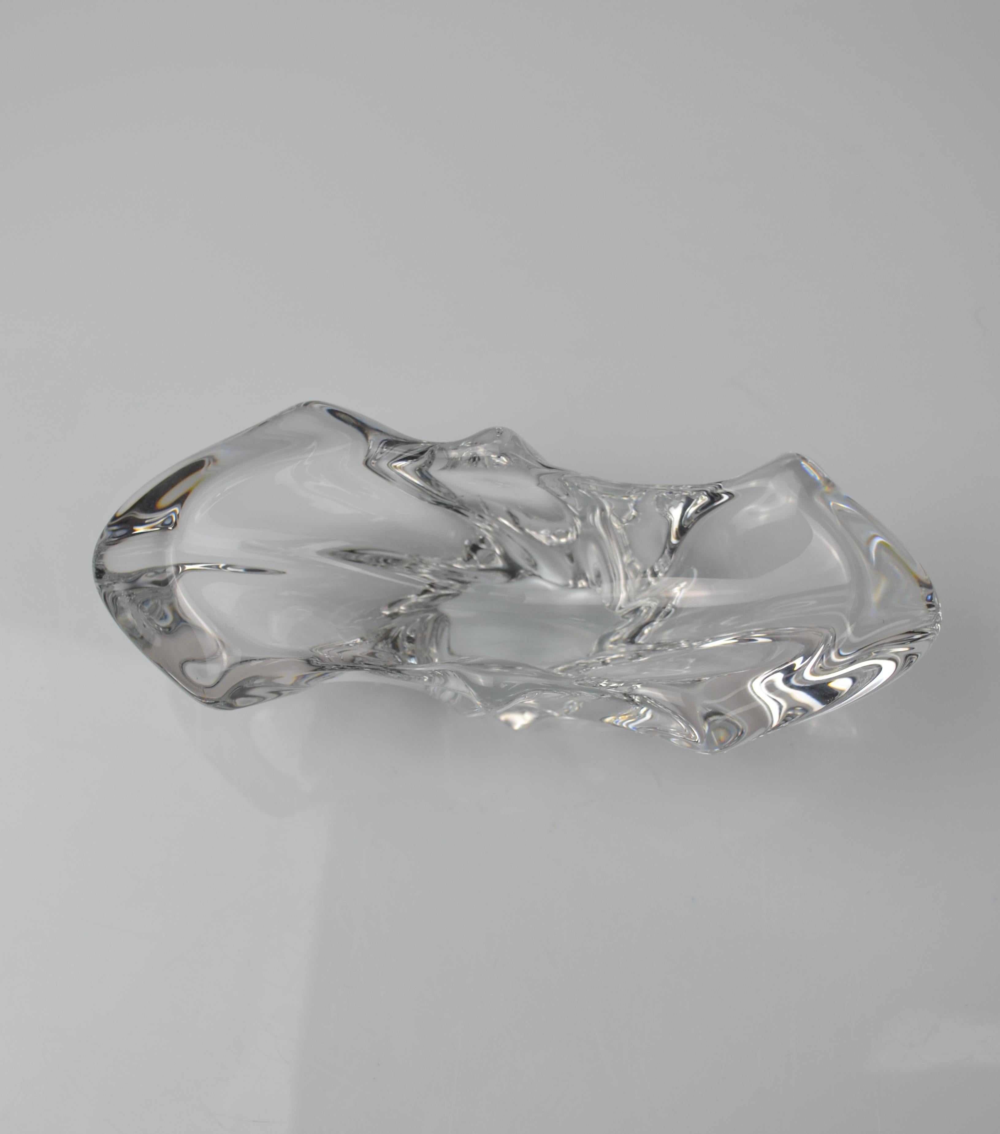 Baccarat Kristallschale / Dekorative Schale, Frankreich, signiert (Romantik) im Angebot