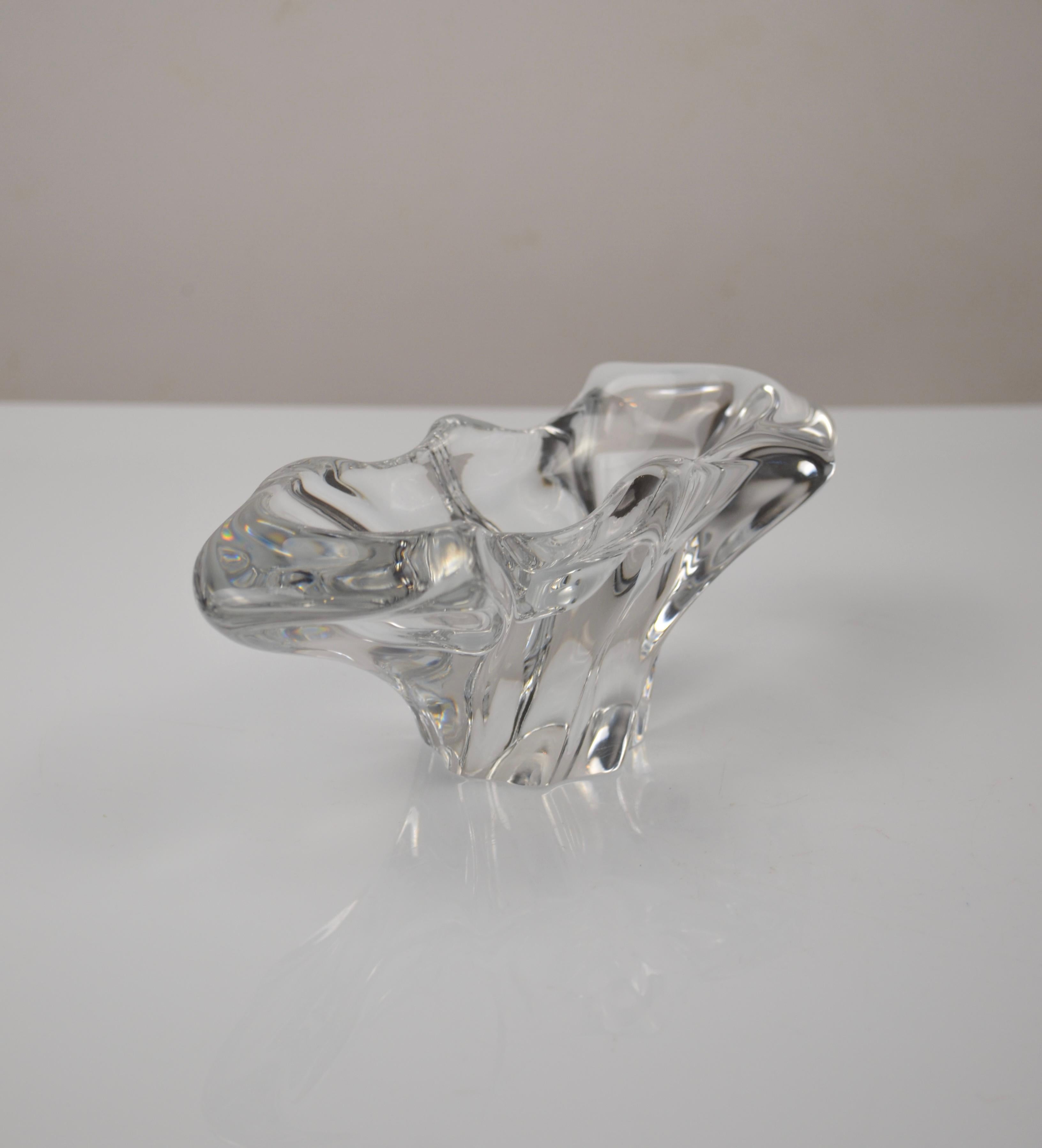 Baccarat Kristallschale / Dekorative Schale, Frankreich, signiert (Französisch) im Angebot