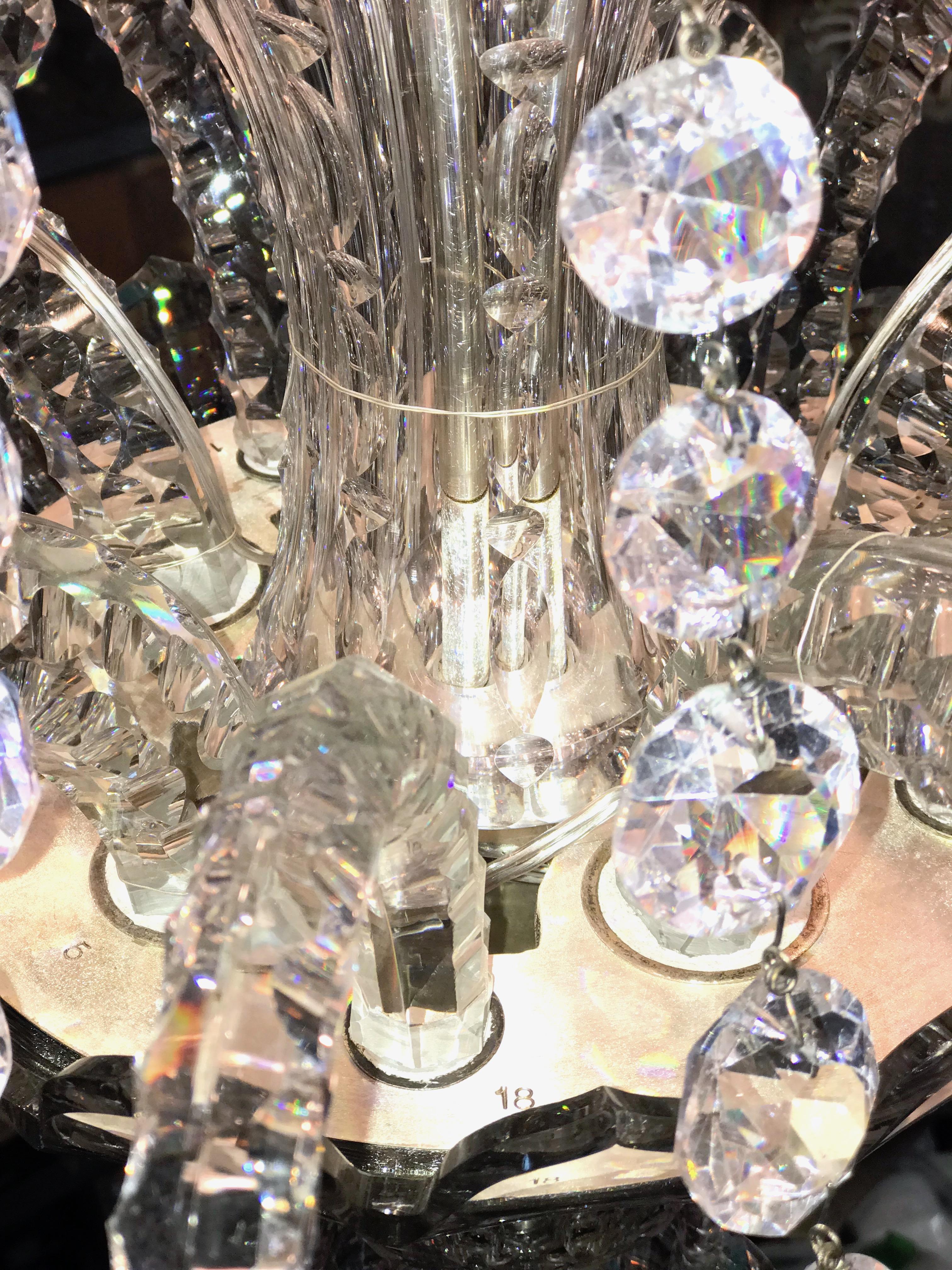 Lustre exceptionnel en cristal de Baccarat, France, début du XIXe siècle en vente 11