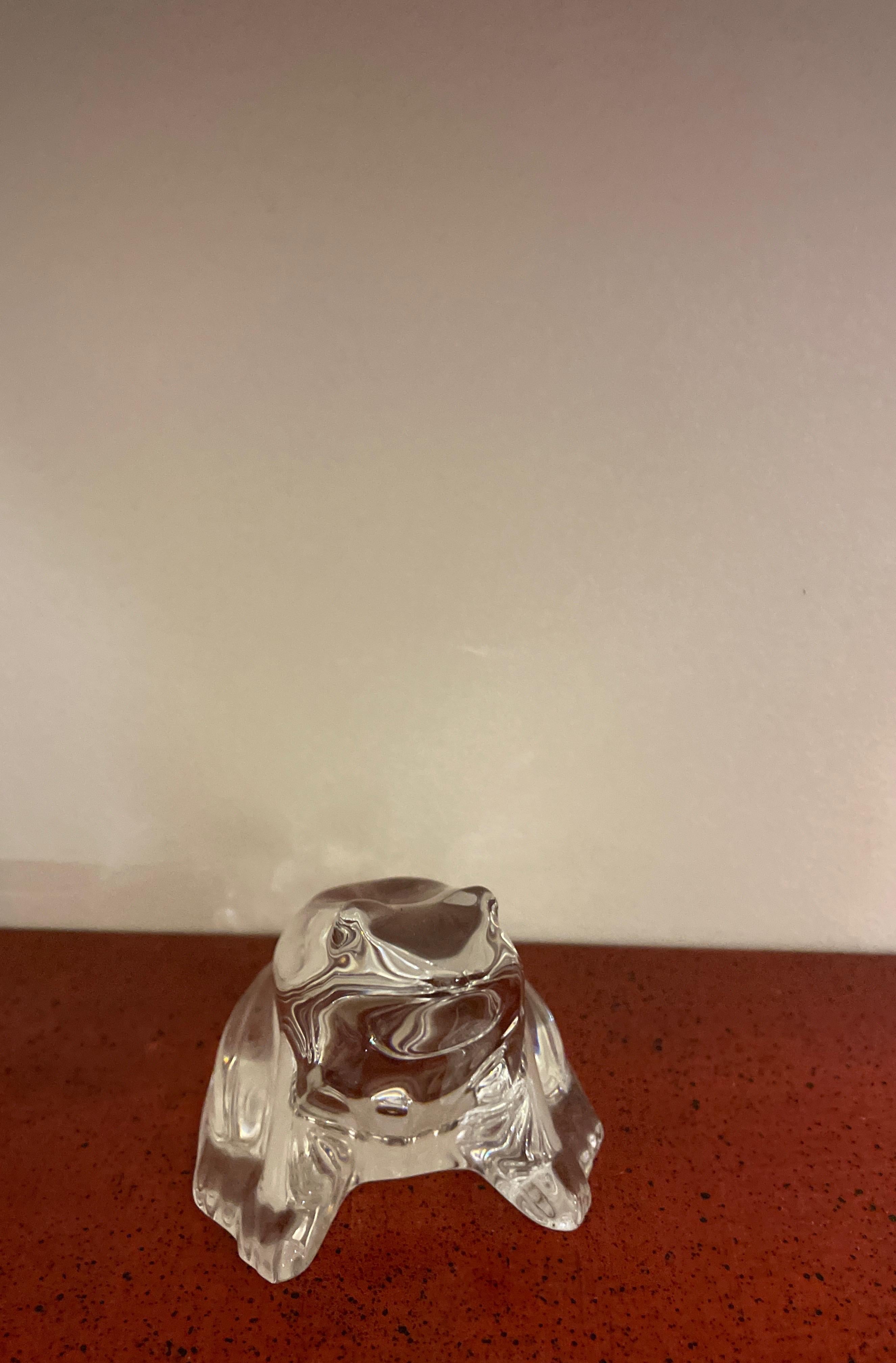 Français Figurine de grenouille en cristal de Baccarat en vente