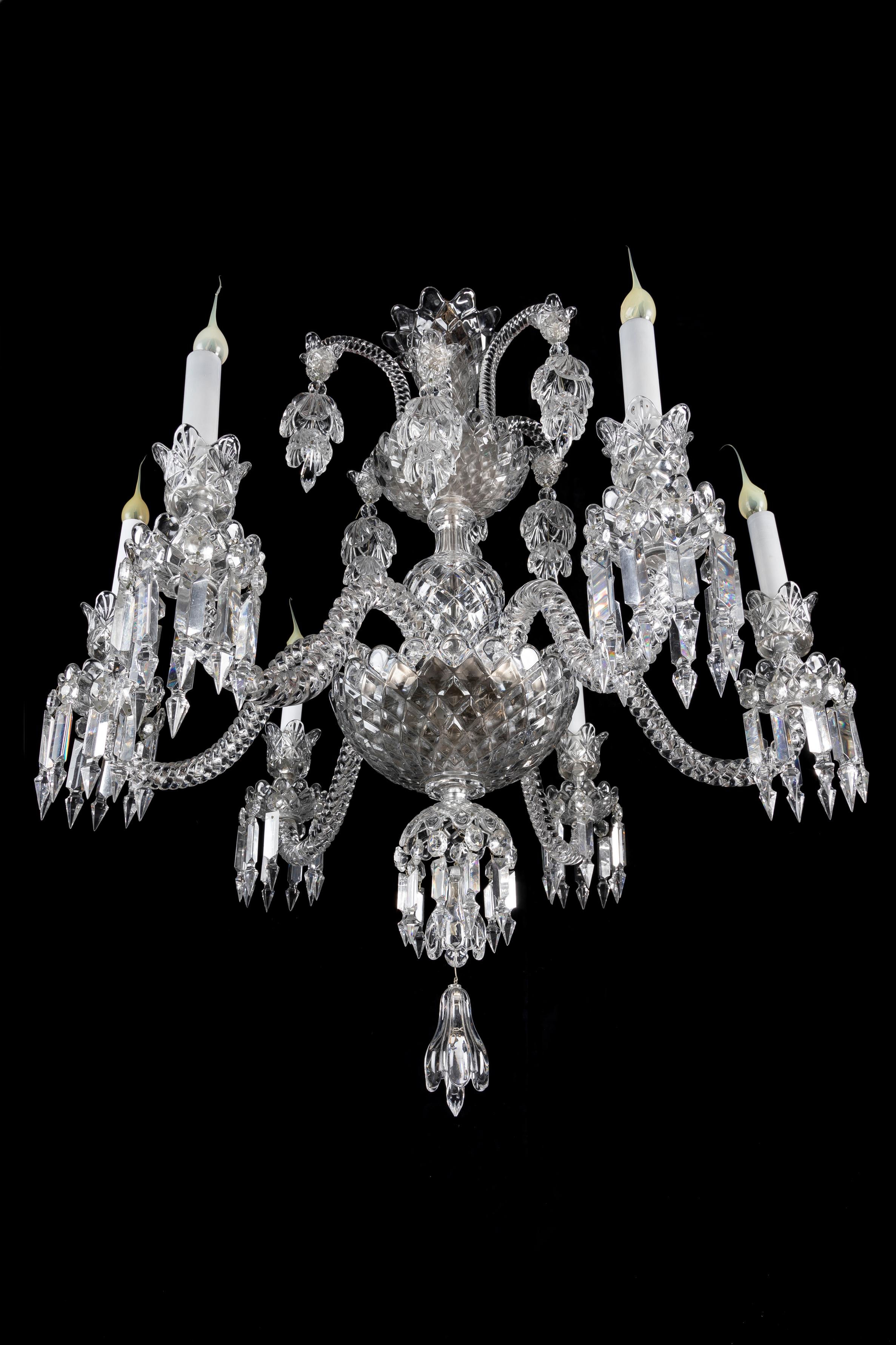 Fait main Lustre de style Louis XVI en cristal de Baccarat en vente