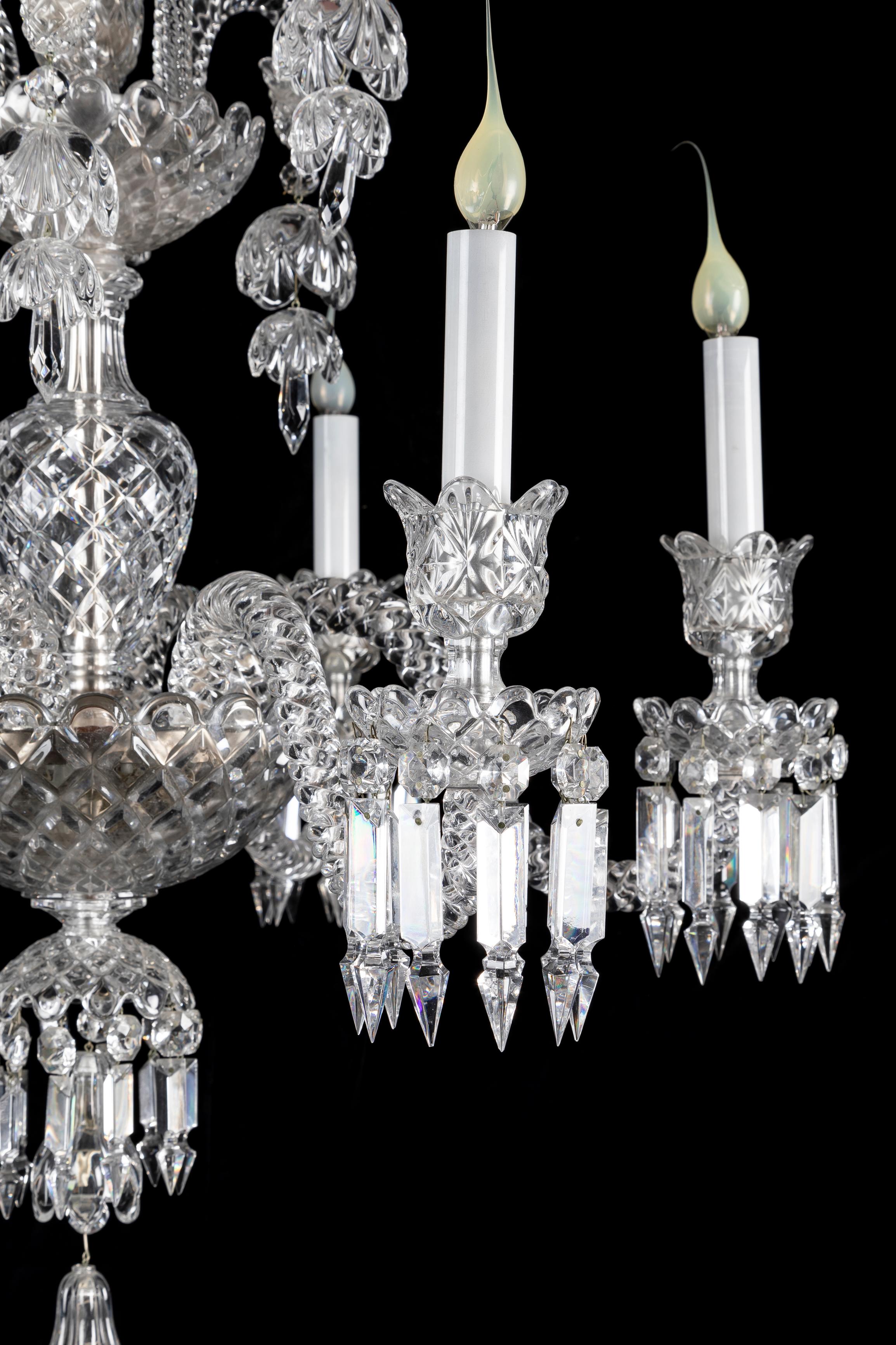 Cristal Lustre de style Louis XVI en cristal de Baccarat en vente