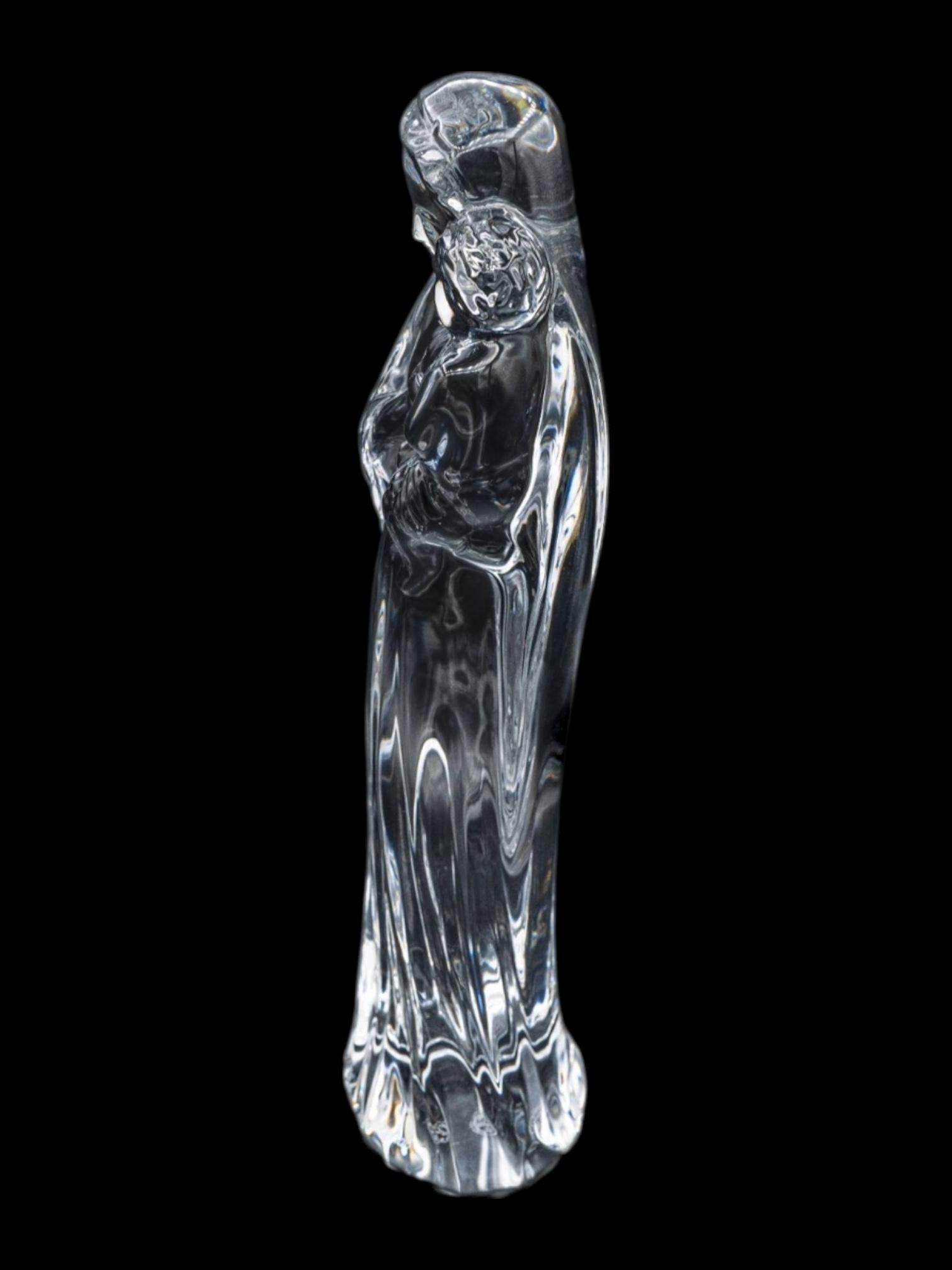 Français Mère Marie et Enfant Jésus en cristal de Baccarat en vente