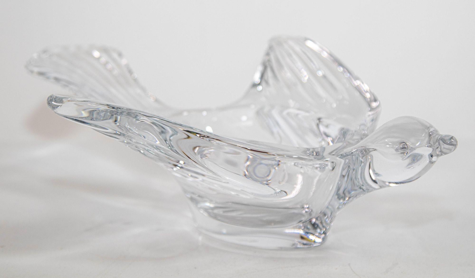 BACCARAT Crystal Peace Dove Dish Vide Poche Catchall Paperweight.
Vintage Baccarat gorgeous stylized dove crystal glass sculptural paperweight or Desk Accessory.
This fabulous vintage sculptural large heavy crystal glass signed Baccarat paperweight