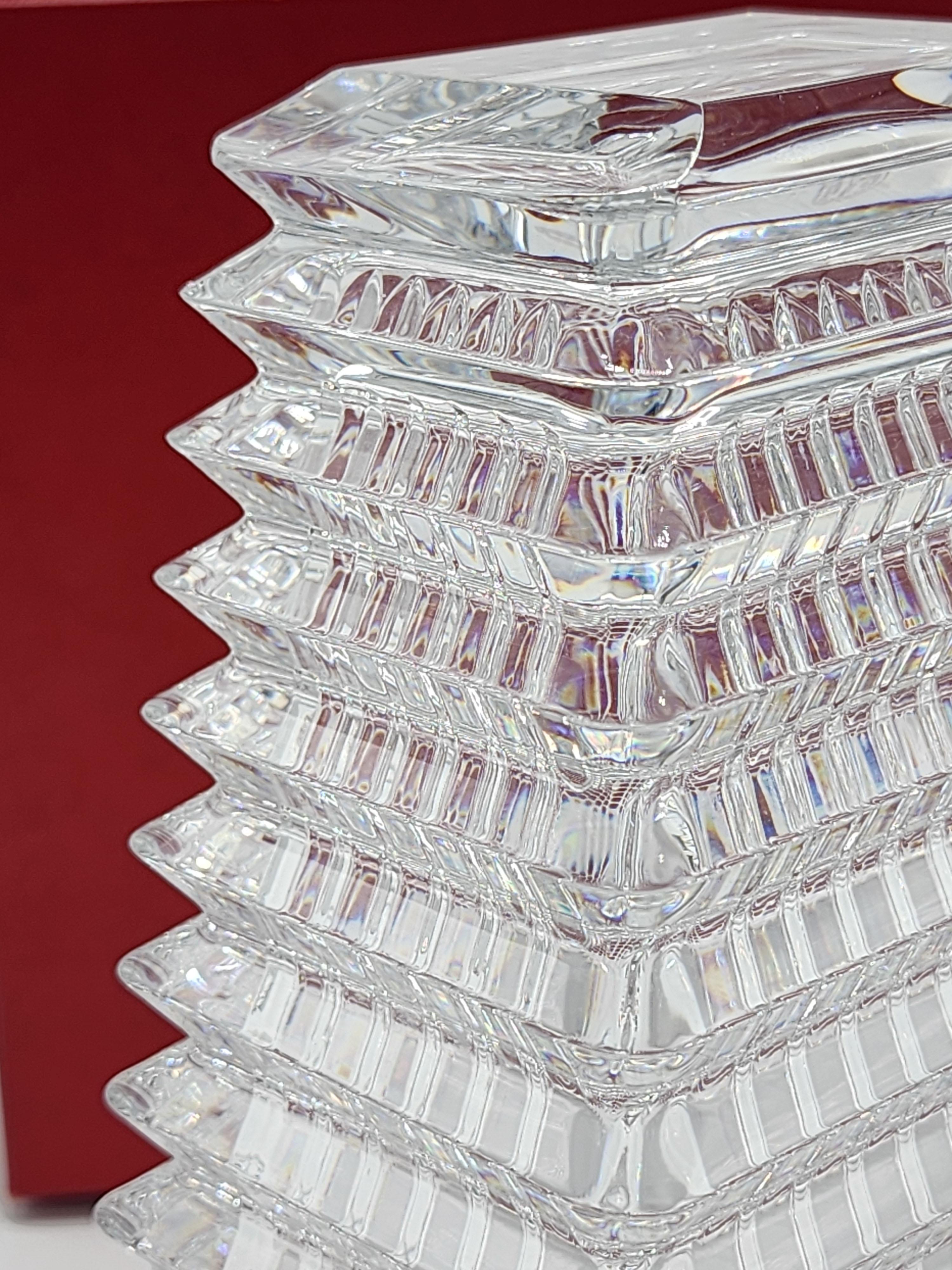 Vaso rettangolare in cristallo Baccarat In condizioni buone in vendita a Autonomous City Buenos Aires, CABA