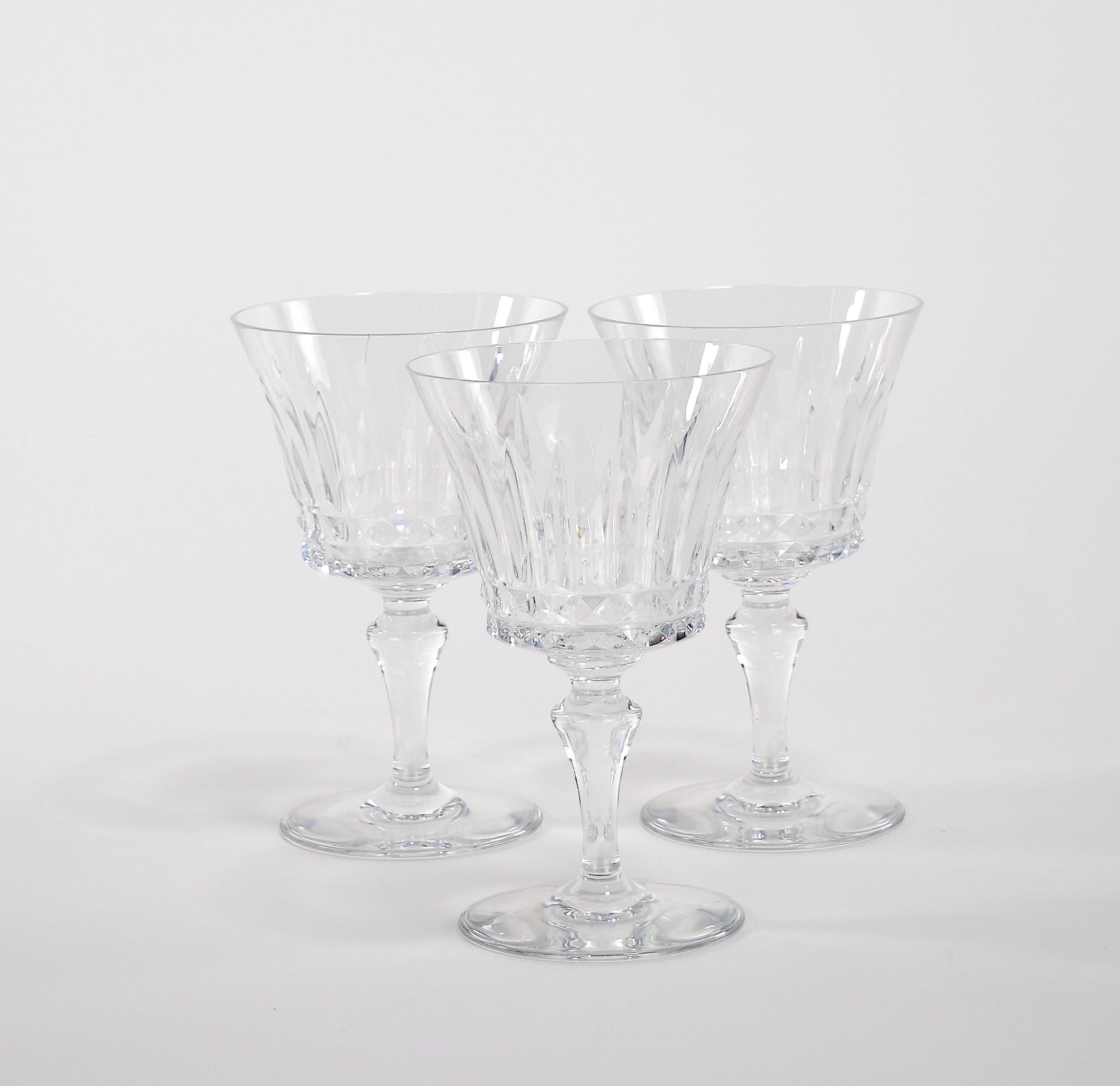 20th Century Baccarat Crystal Tableware / Barware Service / 12 People For Sale
