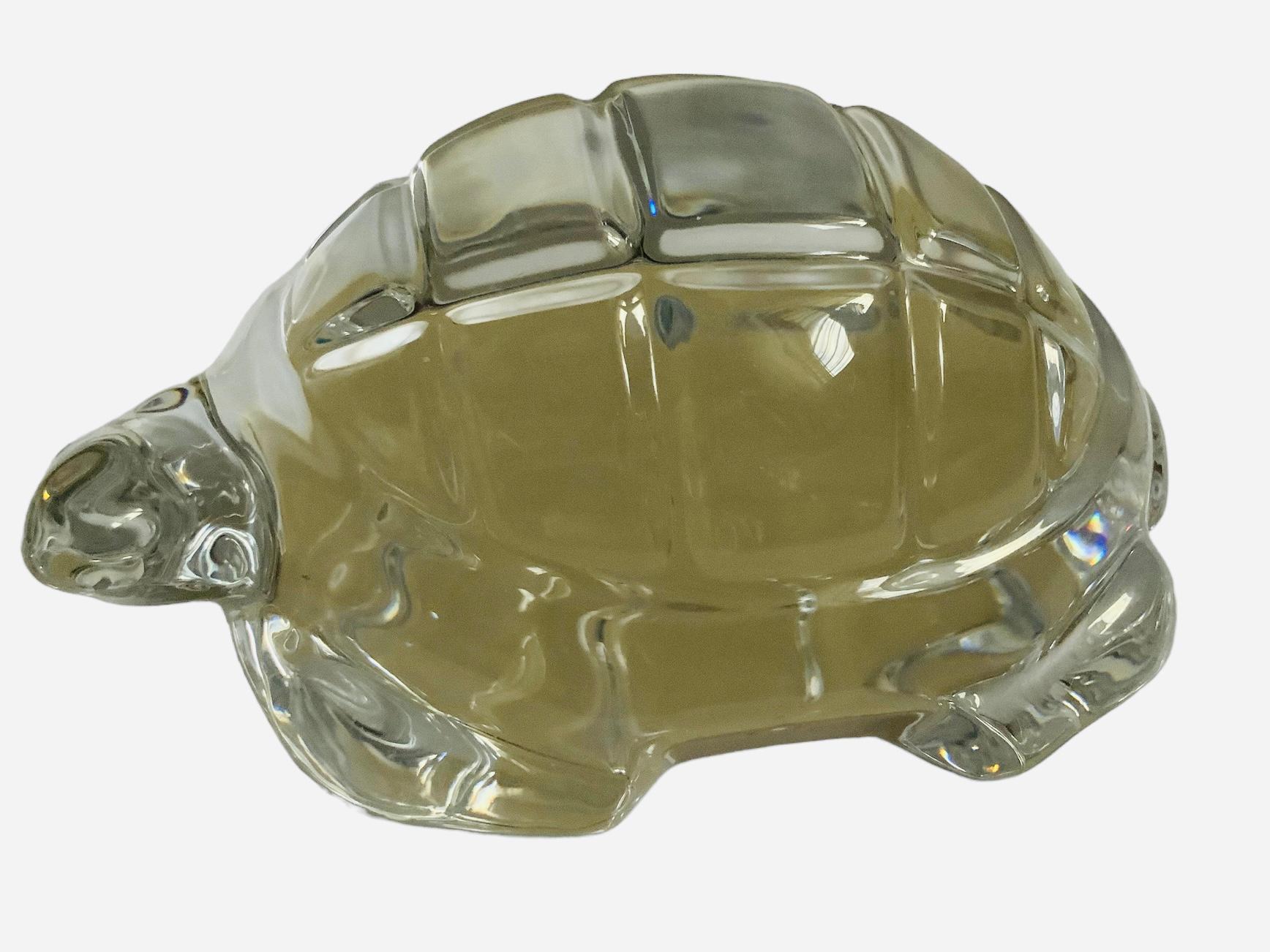 Sculpture/porte-papier en cristal de Baccarat en forme de tortue  Bon état - En vente à Guaynabo, PR
