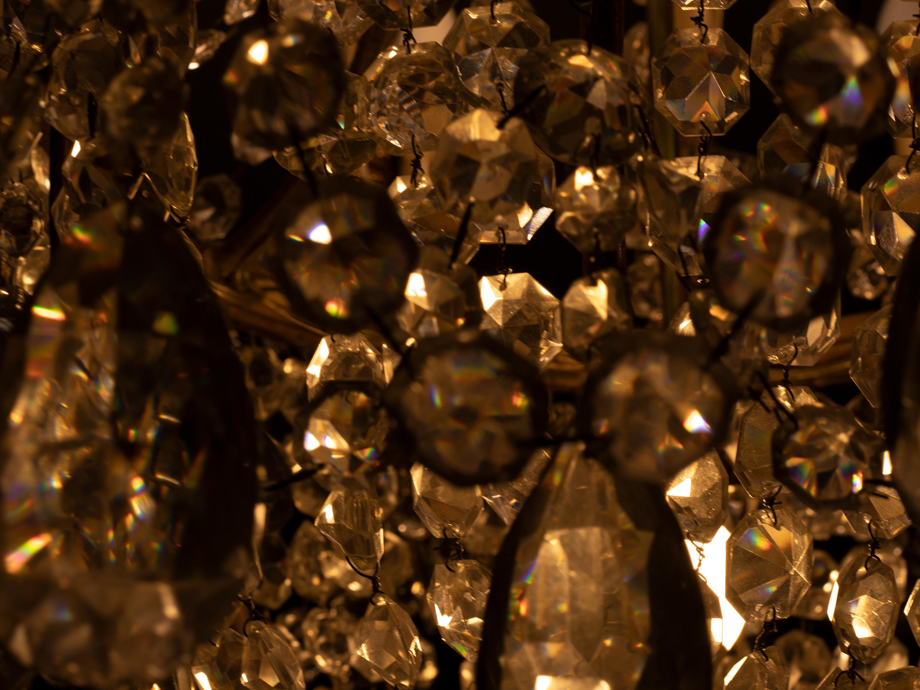 Baccarat-Kristall-Kronleuchter mit vierundzwanzig Lichtern im Zustand „Gut“ im Angebot in Lisbon, PT