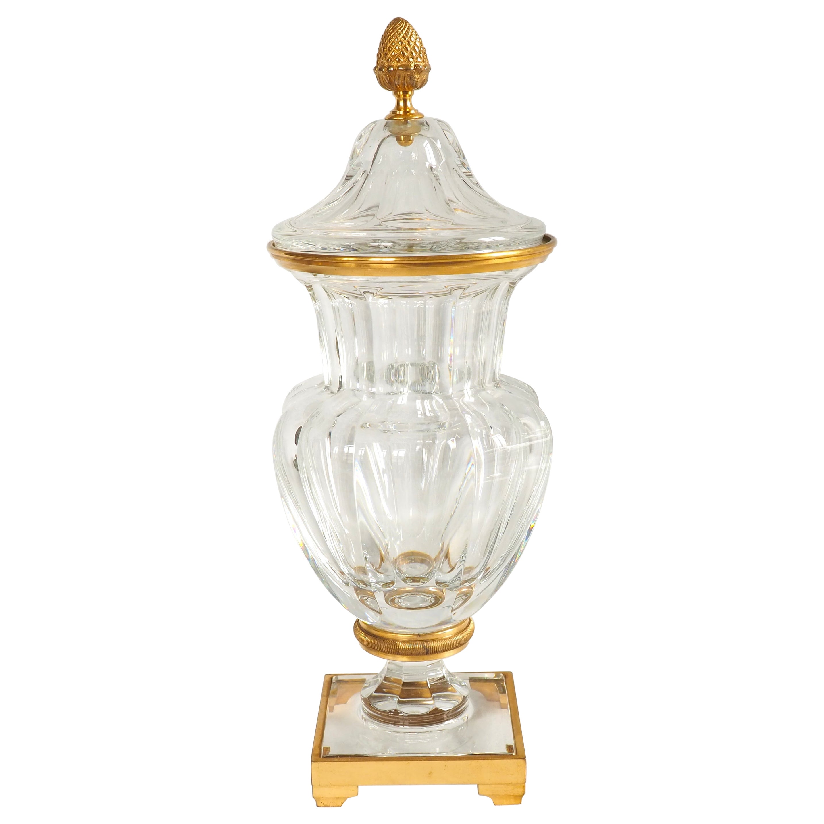 Urna / vaso di cristallo Baccarat, cornice in bronzo dorato - Malmaison / Harcourt - firmato