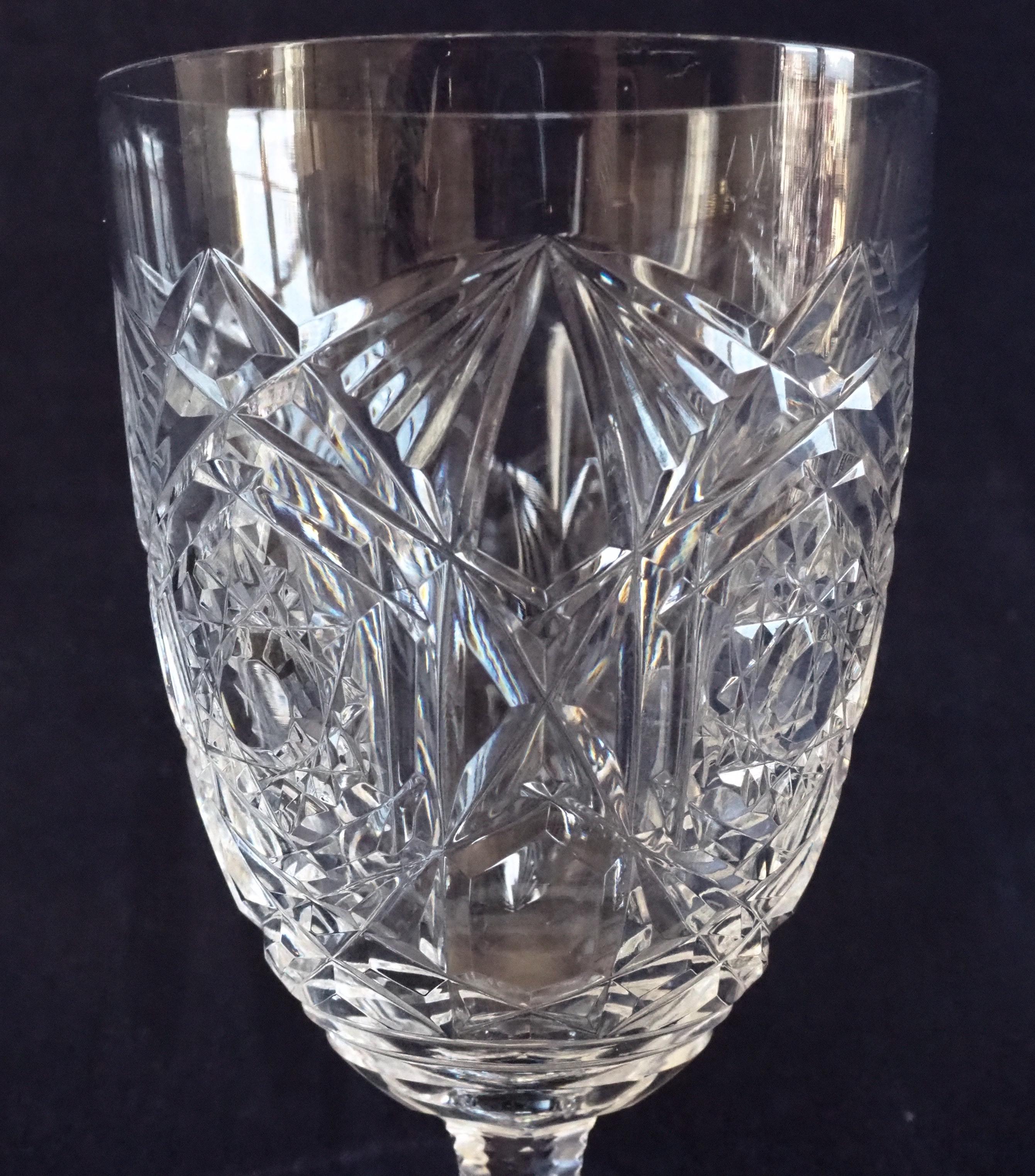 20ième siècle Vase en cristal de Baccarat, cristal taillé transparent, motif Lagny, signé en vente