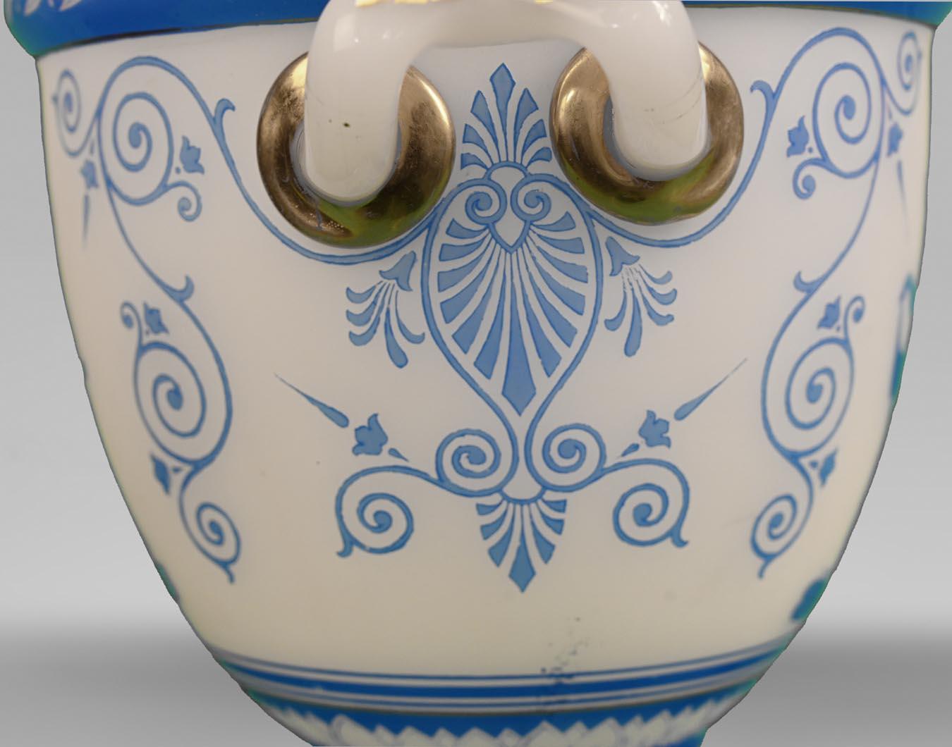 BACCARAT, Jarrón de cristal con decoración neogriega, hacia 1867 en Bueno estado para la venta en SAINT-OUEN-SUR-SEINE, FR