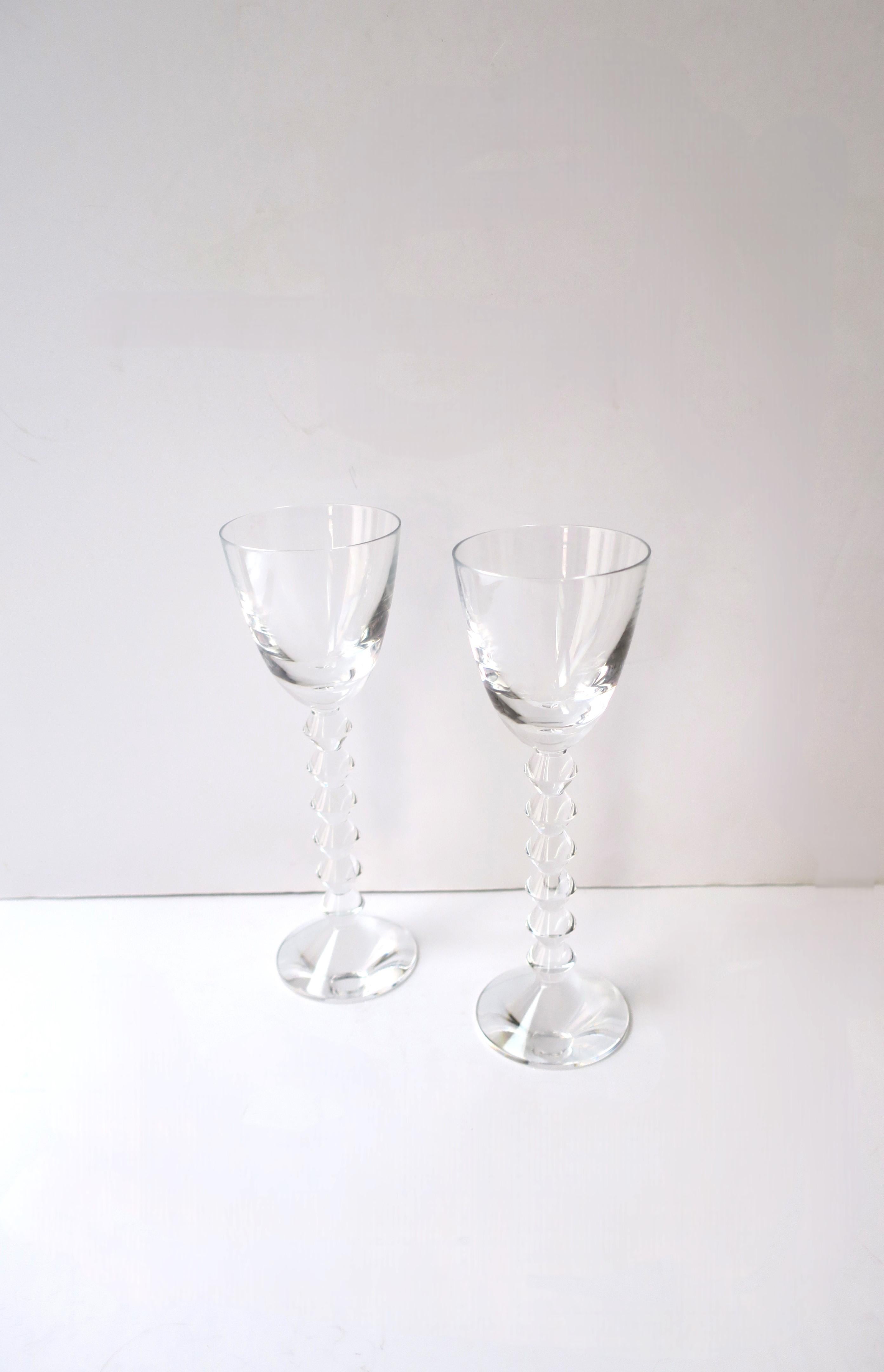 Baccarat Kristall Vega Weingläser, Paar (Französisch) im Angebot